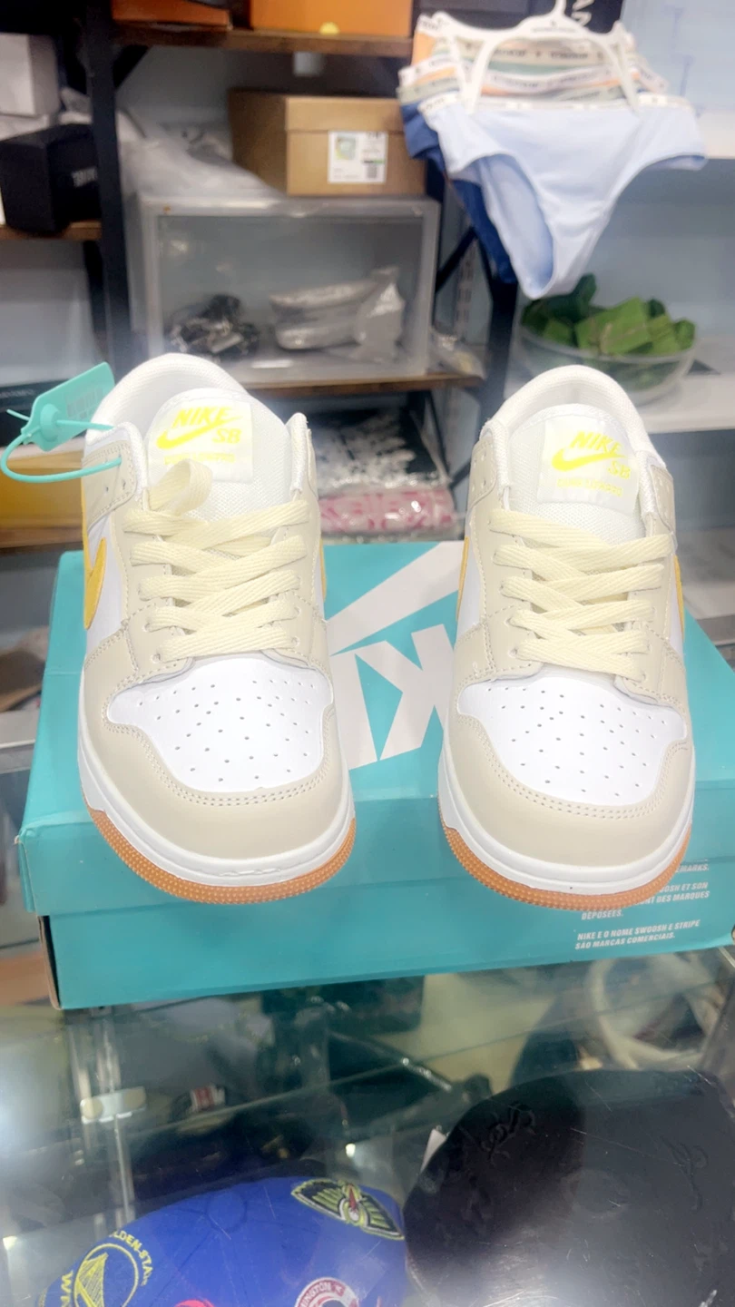 Nike SB Dunk Low Cream/Yellow Sneakers - photo 4