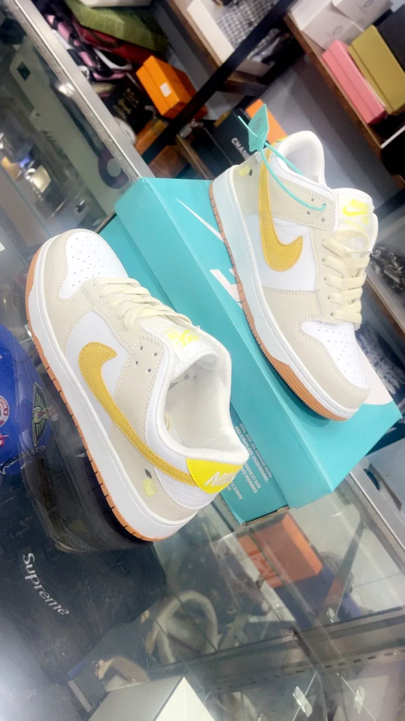 Nike SB Dunk Low Cream/Yellow Sneakers image indicator(6)