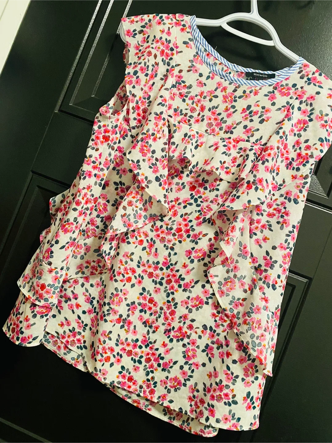 RW&CO Floral Ruffle Top - Size S image indicator(2)