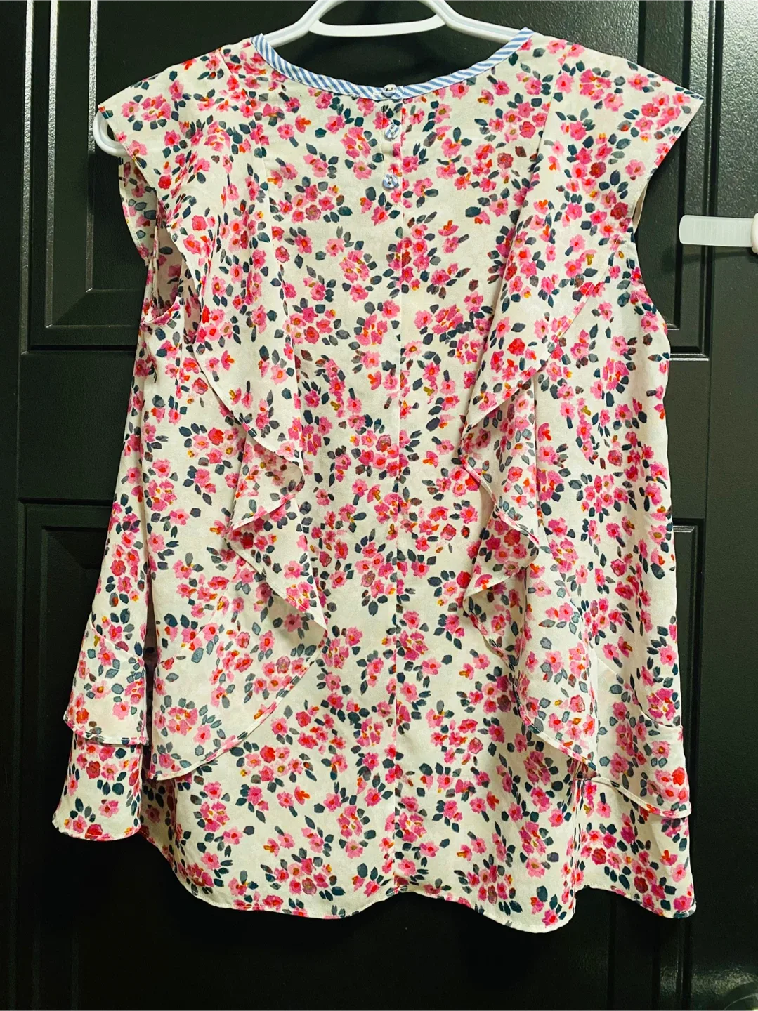 RW&CO Floral Ruffle Top - Size S image indicator(3)