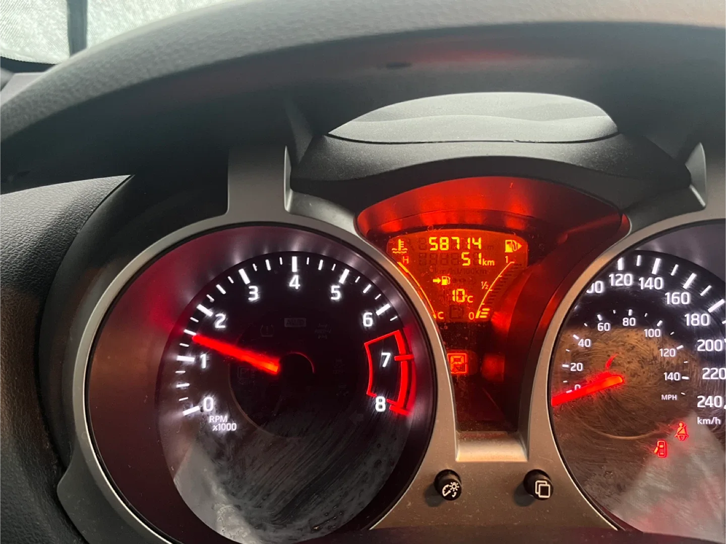 Nissan Juke SV AWD - Black image indicator(5)