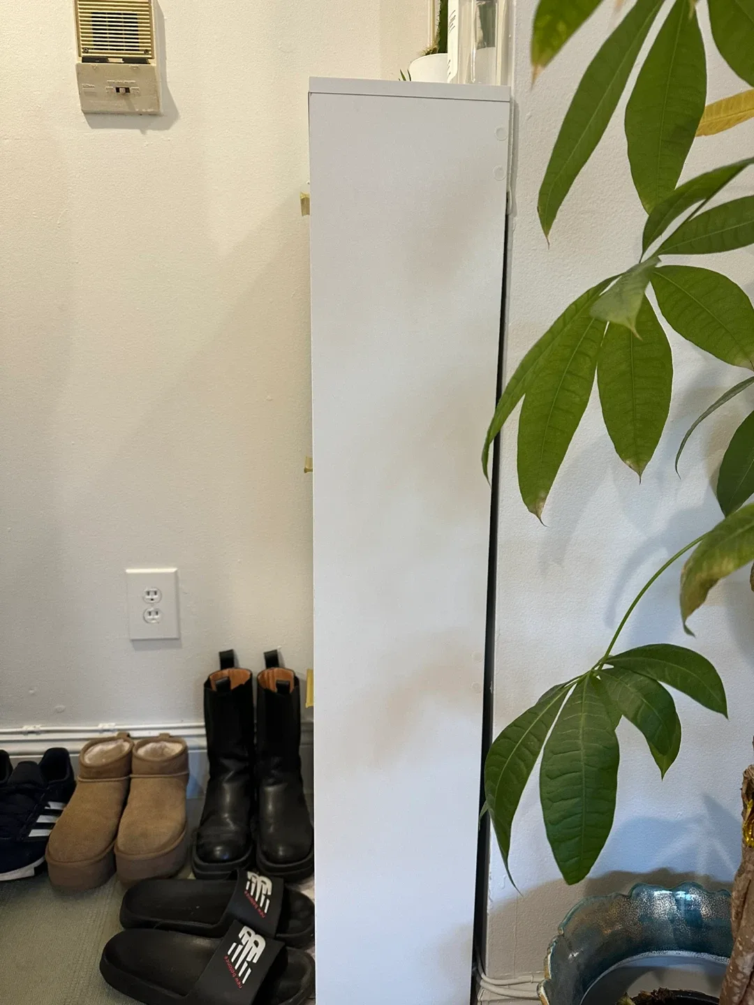 White Shoe Cabinet with 3 Drawers image indicator(3)