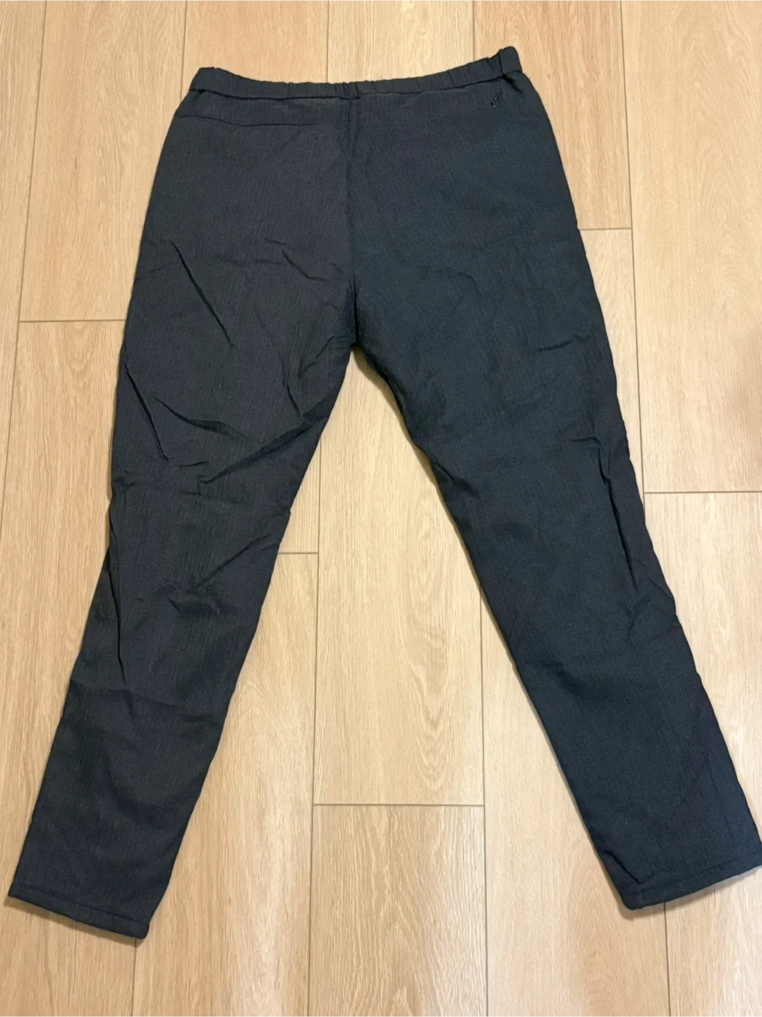 Grey heat tech fleece lined Uniqlo Pants Size large image indicator(3)