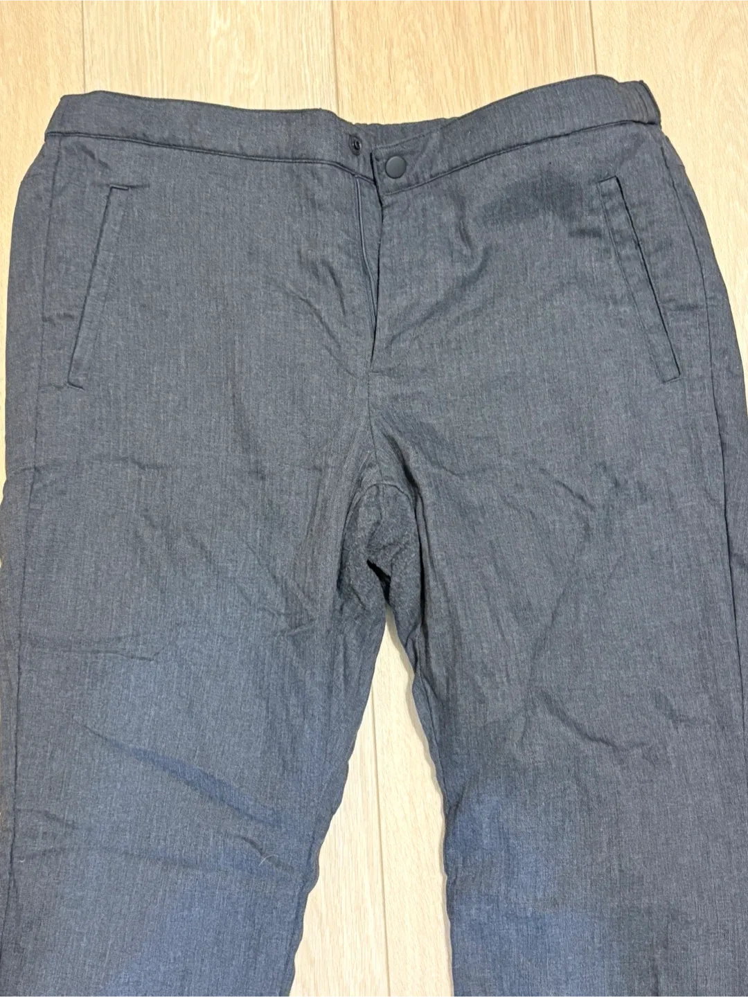 Grey heat tech fleece lined Uniqlo Pants Size large image indicator(2)