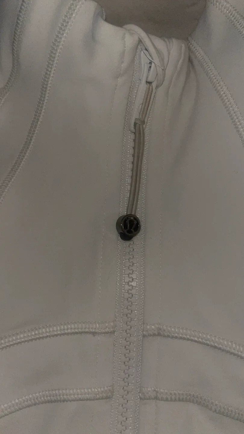 Lululemon Jacket Define image indicator(2)