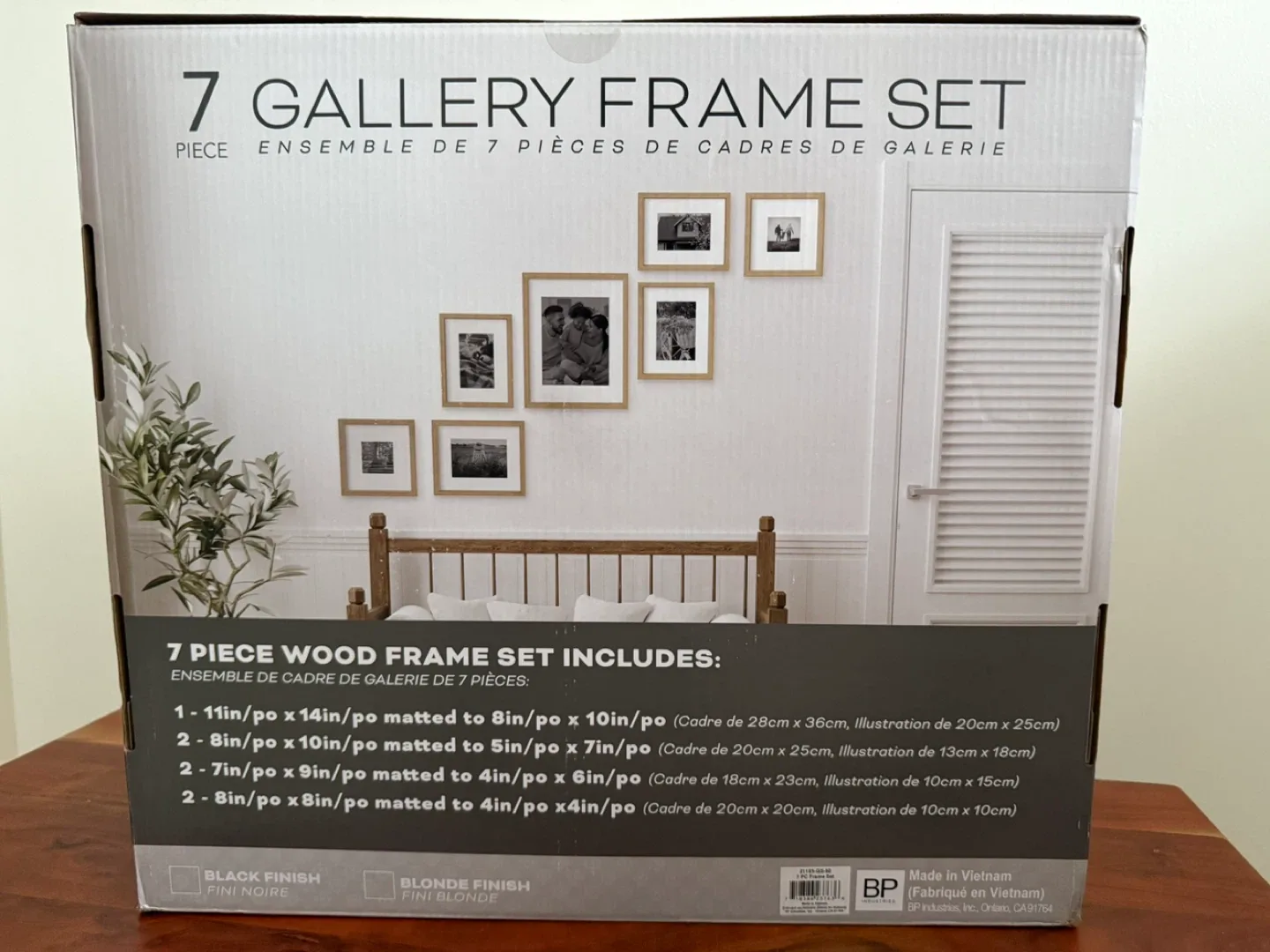 7-Piece Gallery Wall Picture Frame Set - New in Box! image indicator(3)