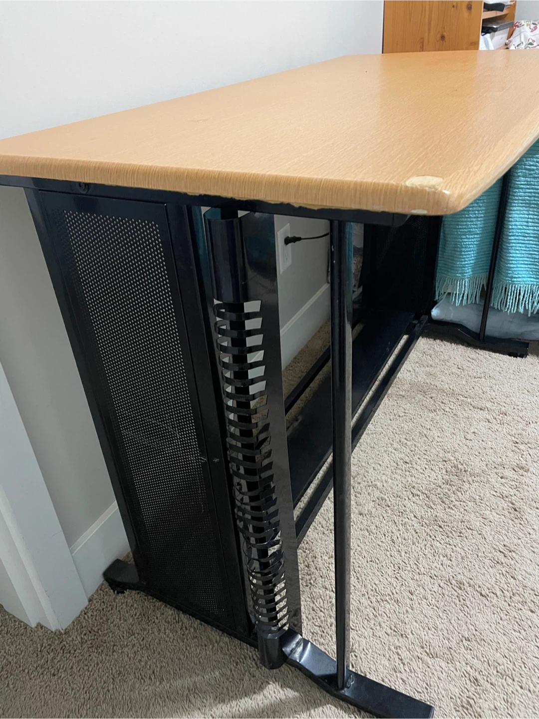 Free desk