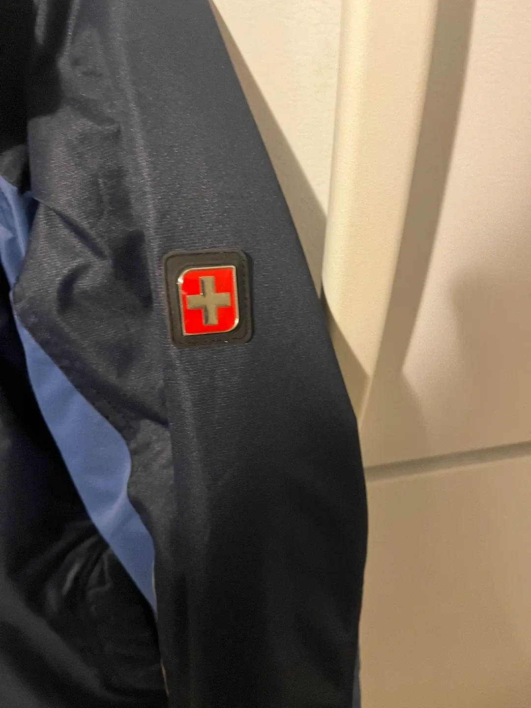 Swiss Cross Jacket - Size M/M image indicator(2)