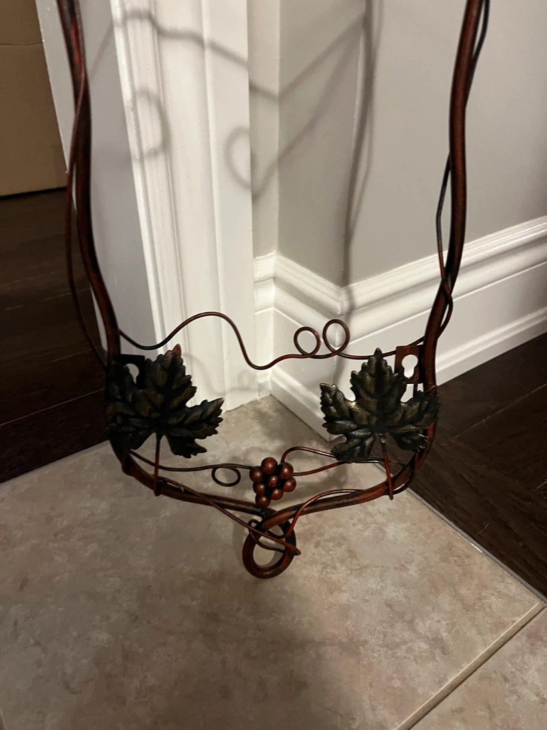 Metal Grapevine Plate Holder - photo 3