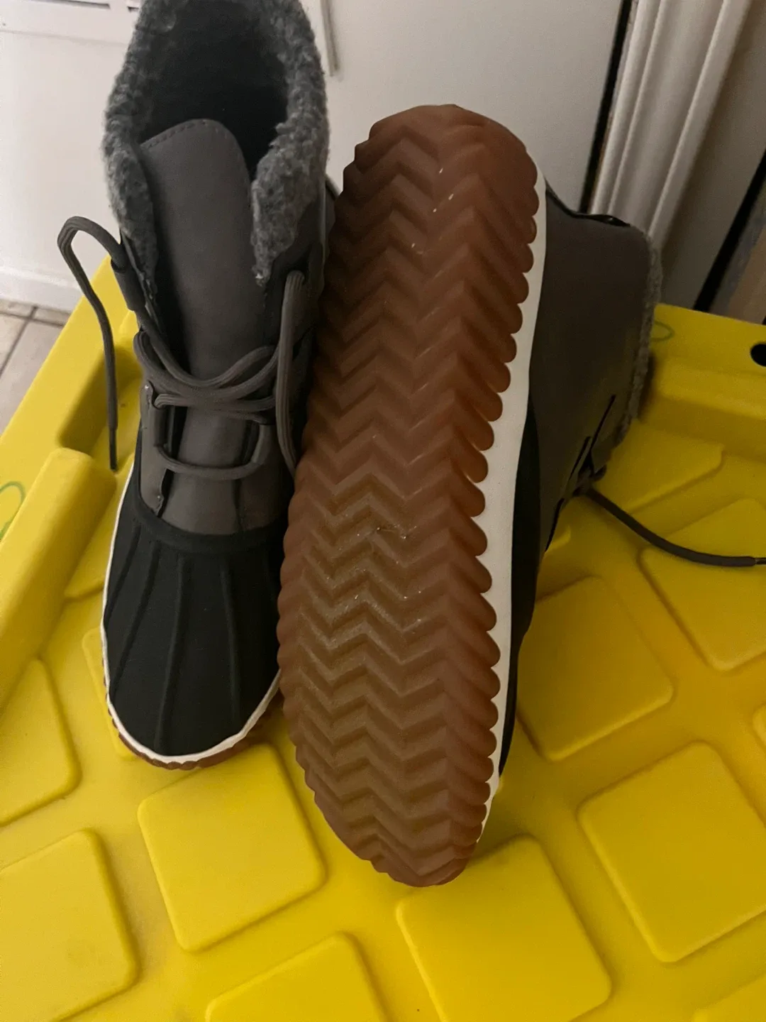 Eddie Bauer Black Shoes - Women's Size 10 image indicator(7)