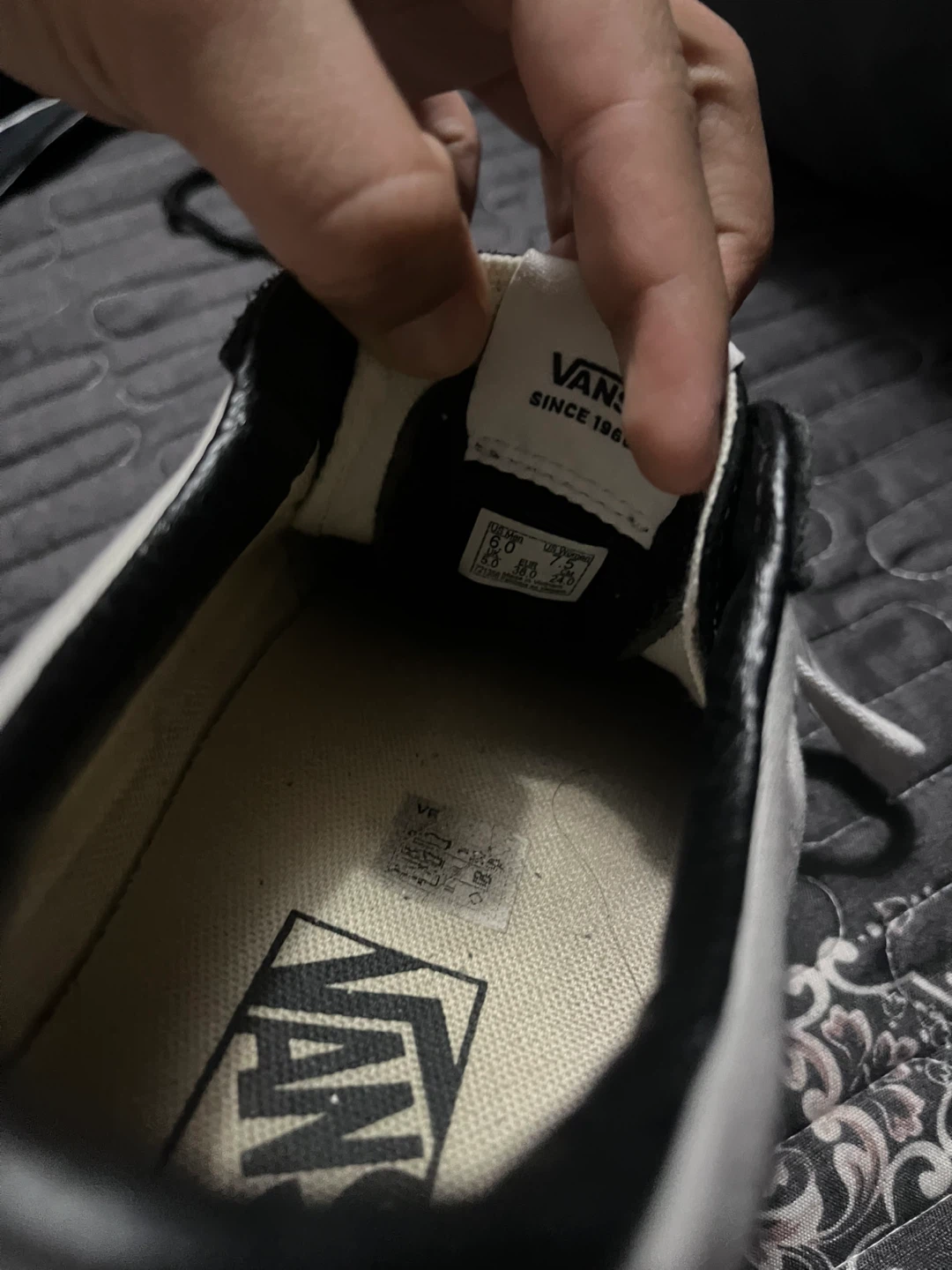 Vans Old Skool Black/White Shoes - Size 6 US - photo 3