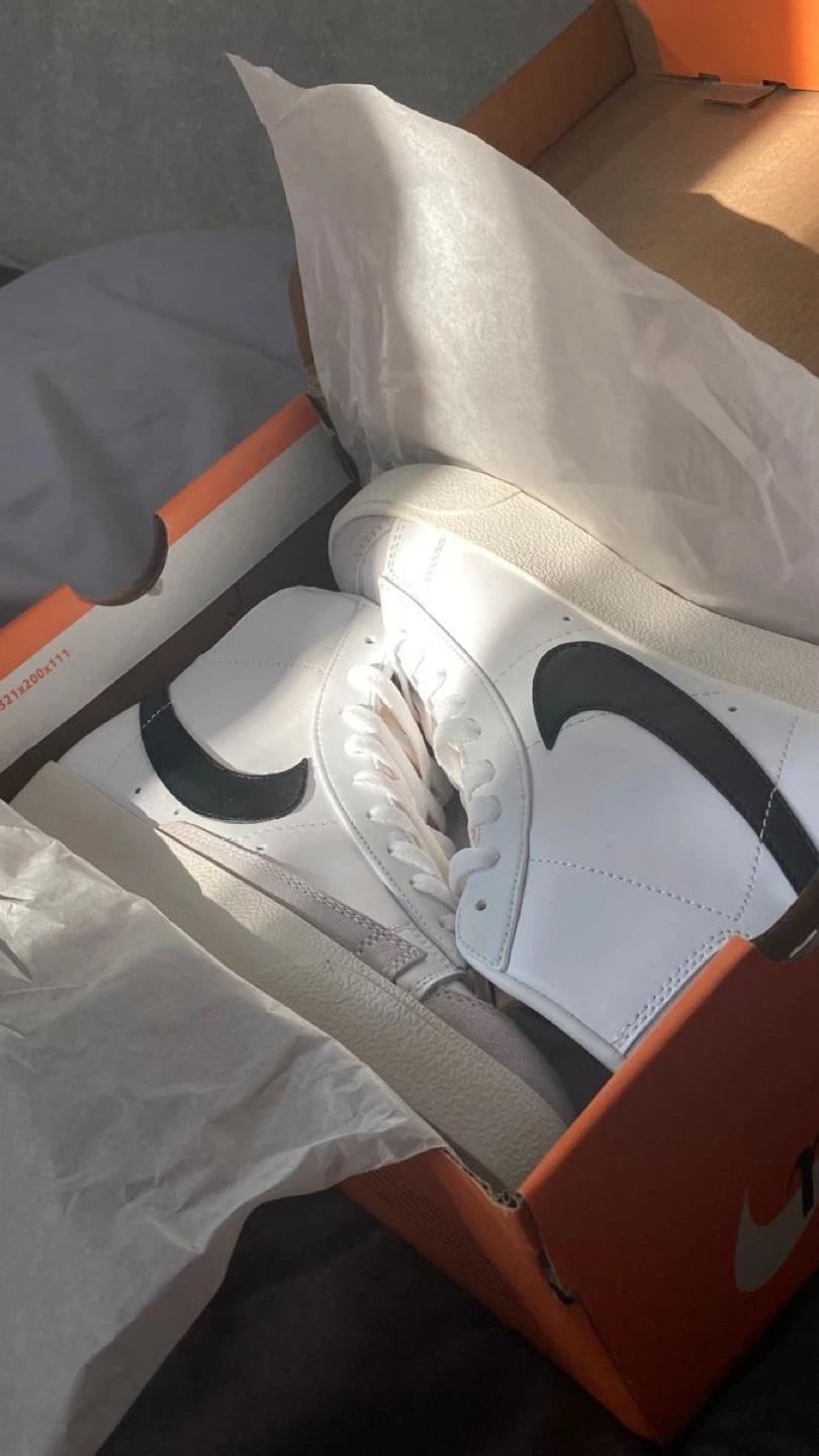 Nike Blazer Mid '77 White/Black Women’s Size 7 - photo 2