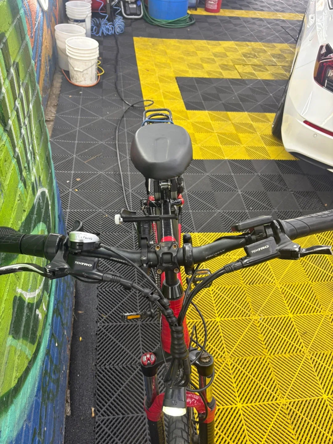 Electric Bike - Red & Black image indicator(5)