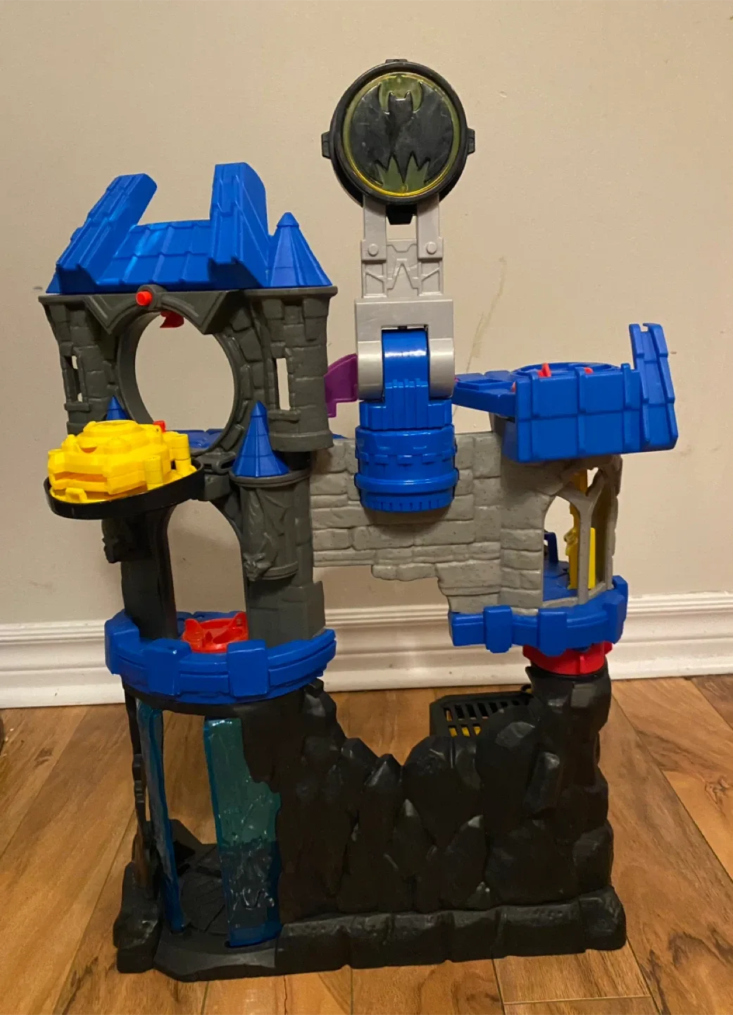 Fisher-Price DC Super Friends Batcave thumbnail