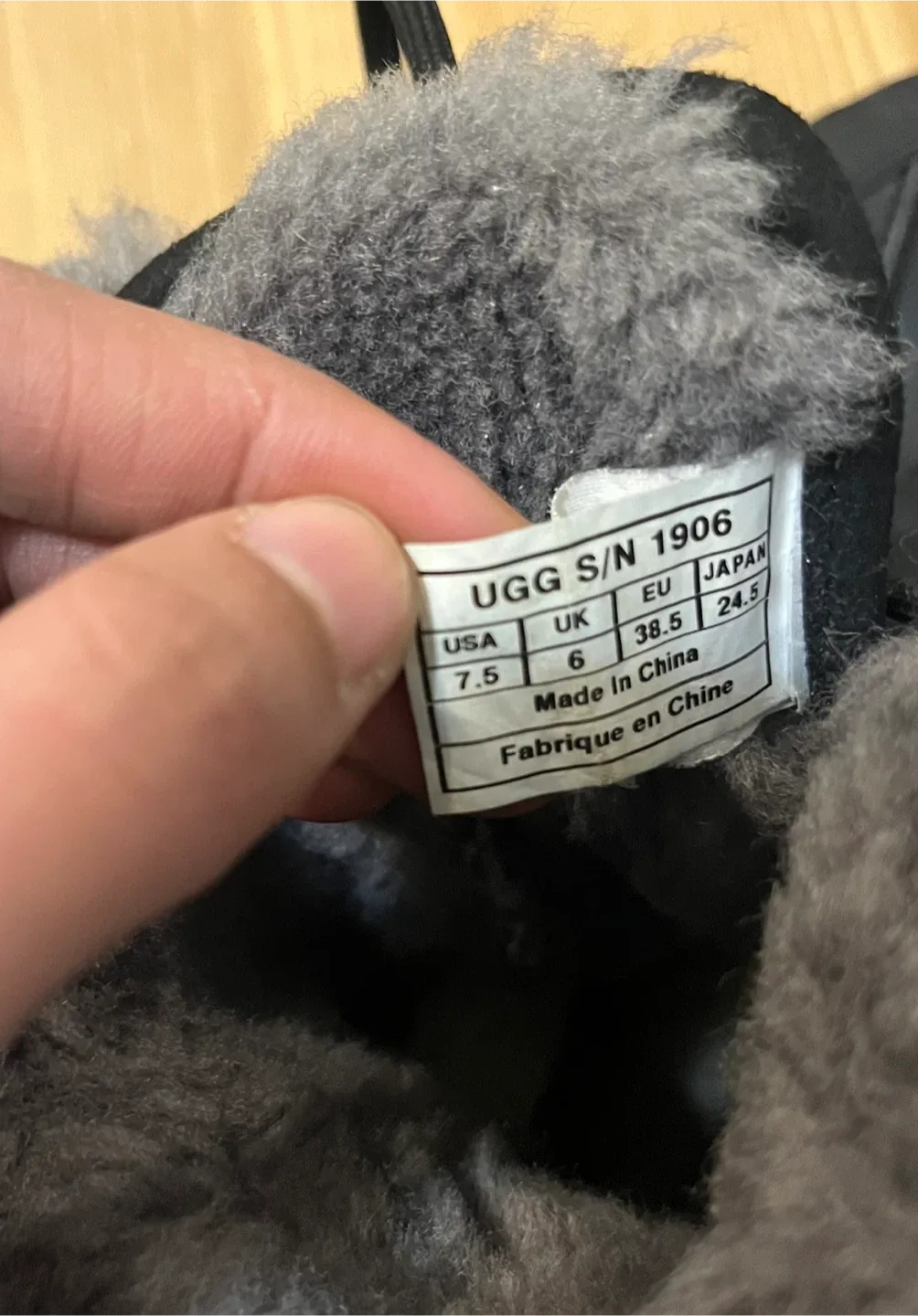 UGG Australia Winter Boots size US -7.5 image indicator(7)