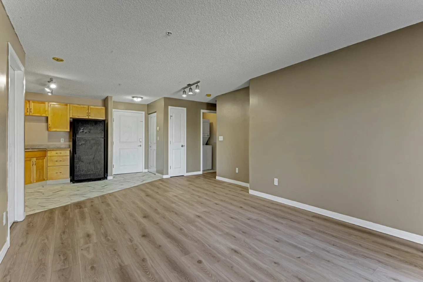 2 bedrooms and 2 bathrooms Condo in southside image indicator(3)