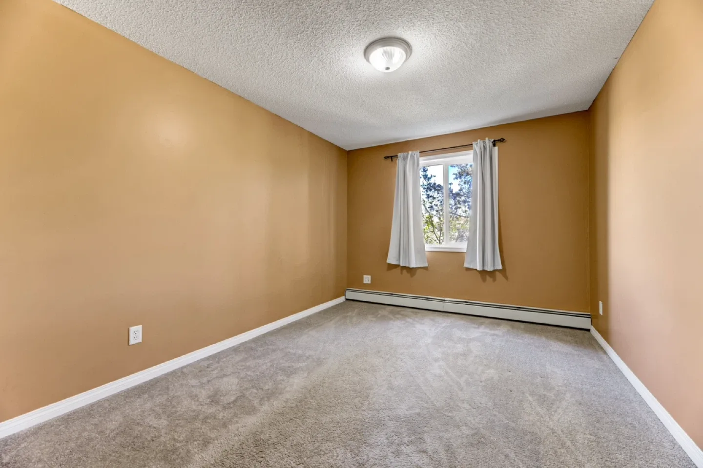 2 bedrooms and 2 bathrooms Condo in southside image indicator(5)