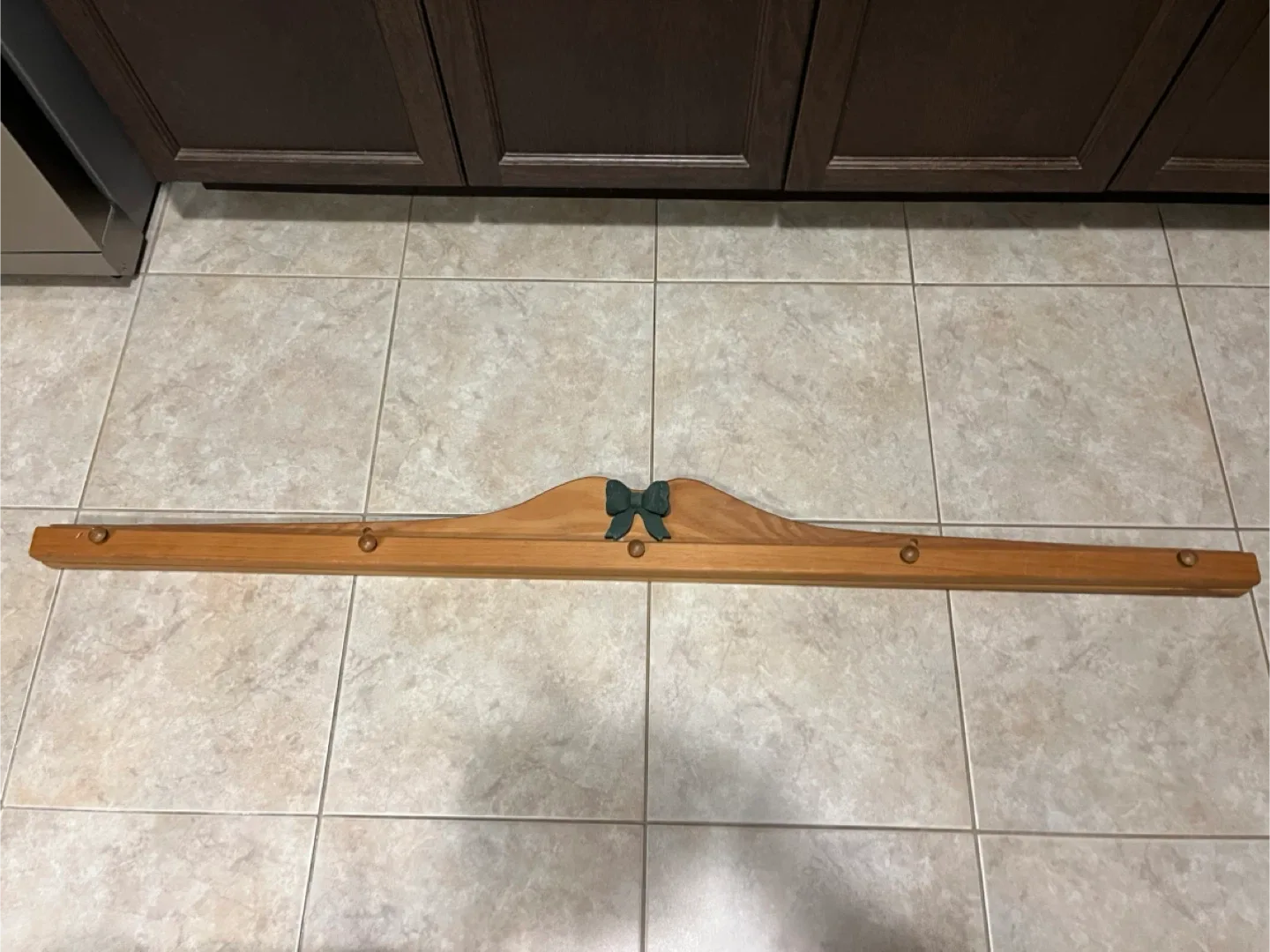 Wooden Quilt Wall Hanging Holder with Bow image indicator(2)