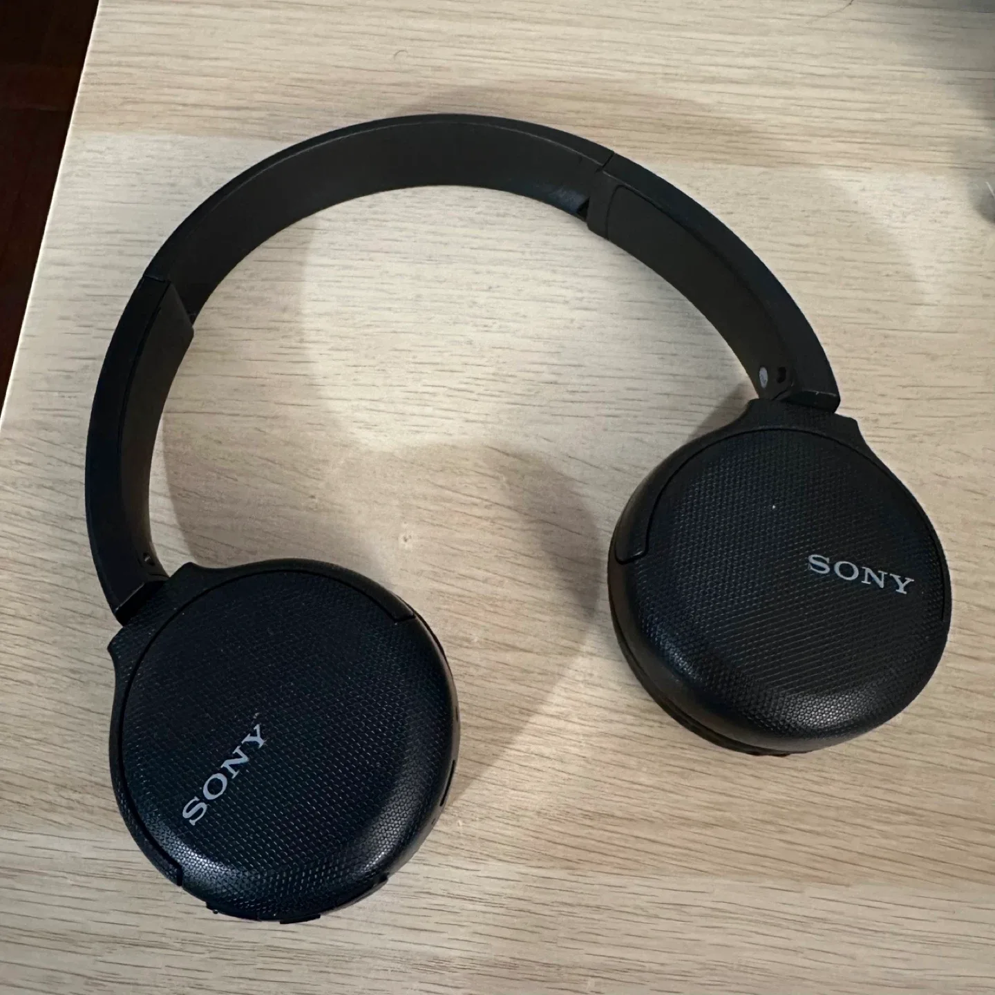 Sony wireless Headphones thumbnail