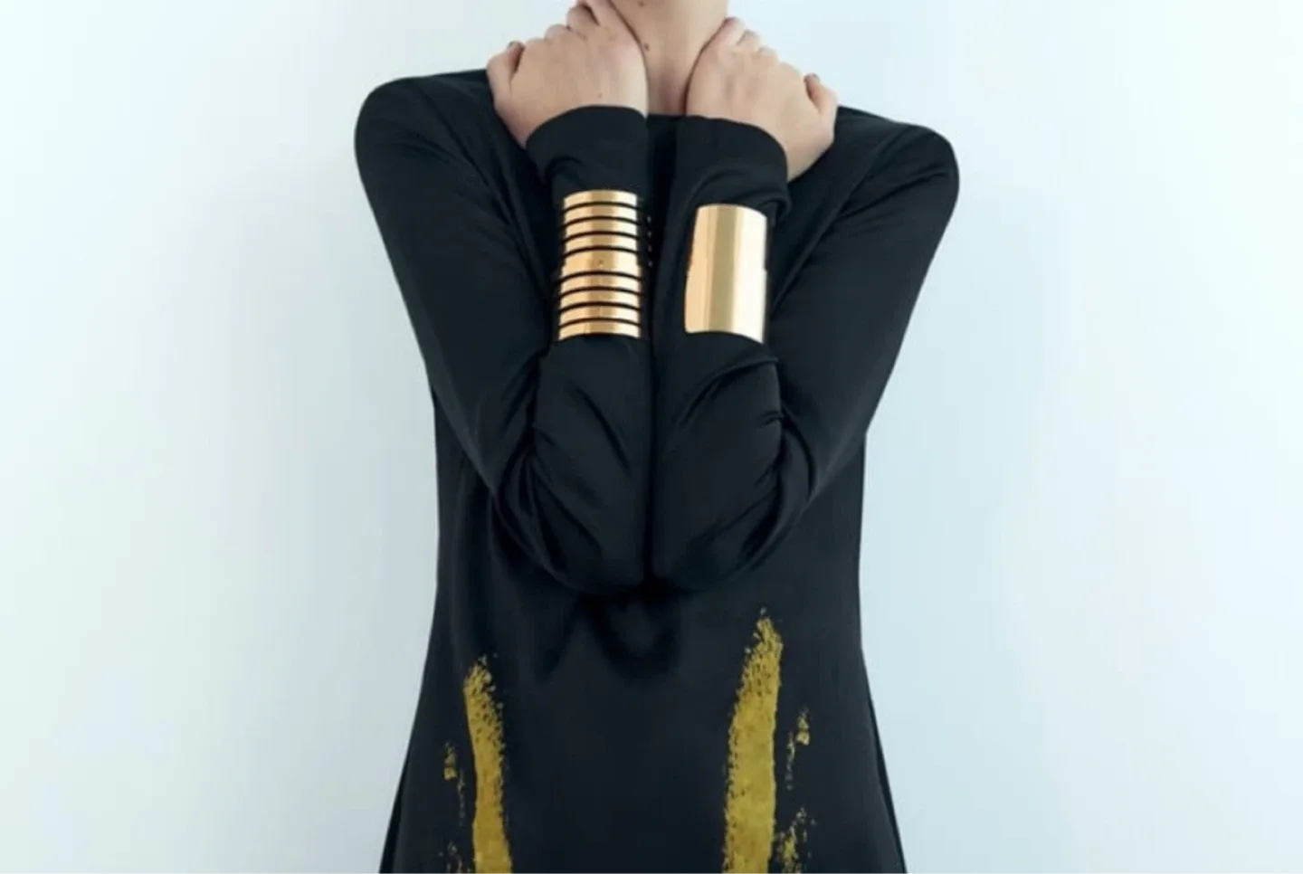 Zara Gold Cuff Bracelet (2) image indicator(5)