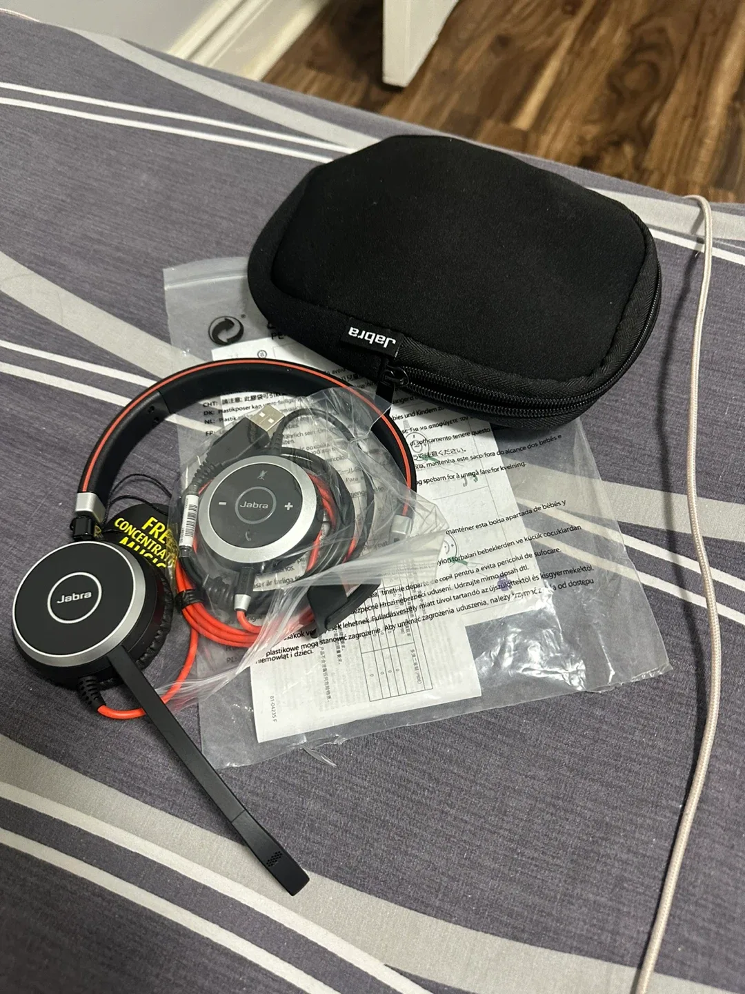 Jabra Evolve 40 MS Stereo Headset w/ Case thumbnail