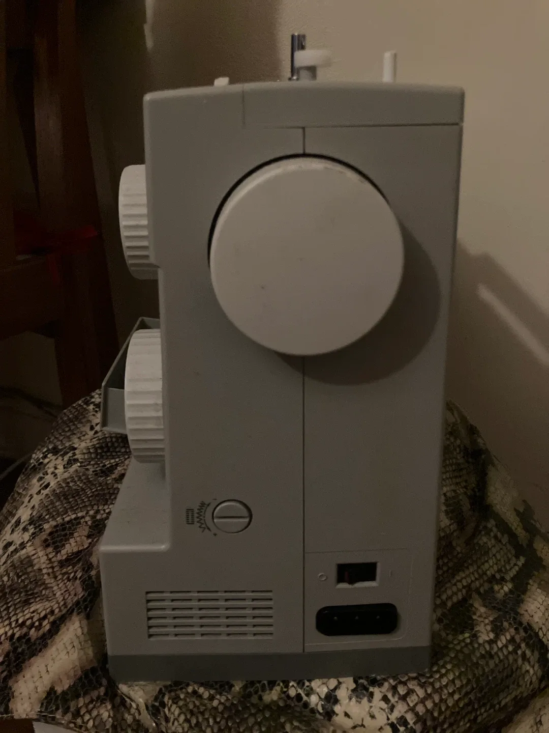 Singer Heavy Duty Sewing Machine image indicator(4)