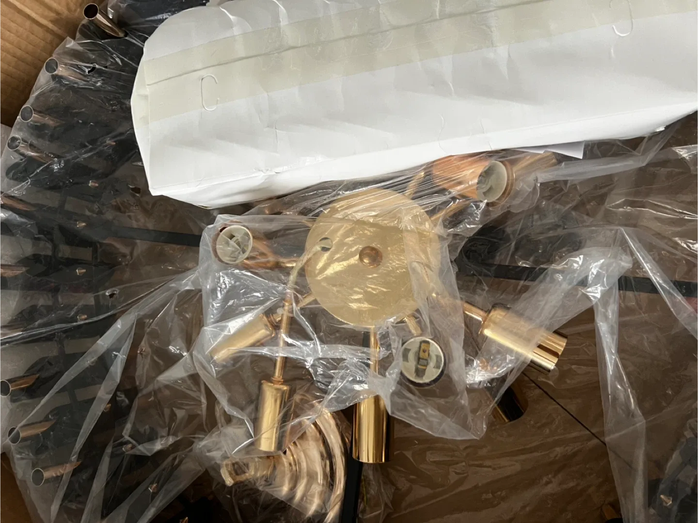 Aixialin 10-Light Crystal Chandelier image indicator(4)