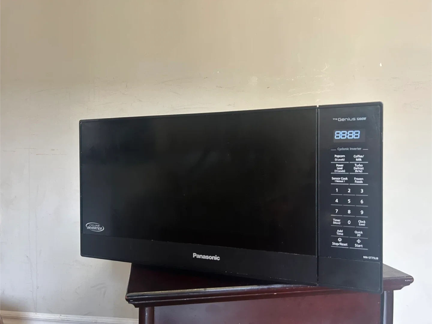 Panasonic 1200W Genius Microwave – Excellent Working Condition image indicator(6)