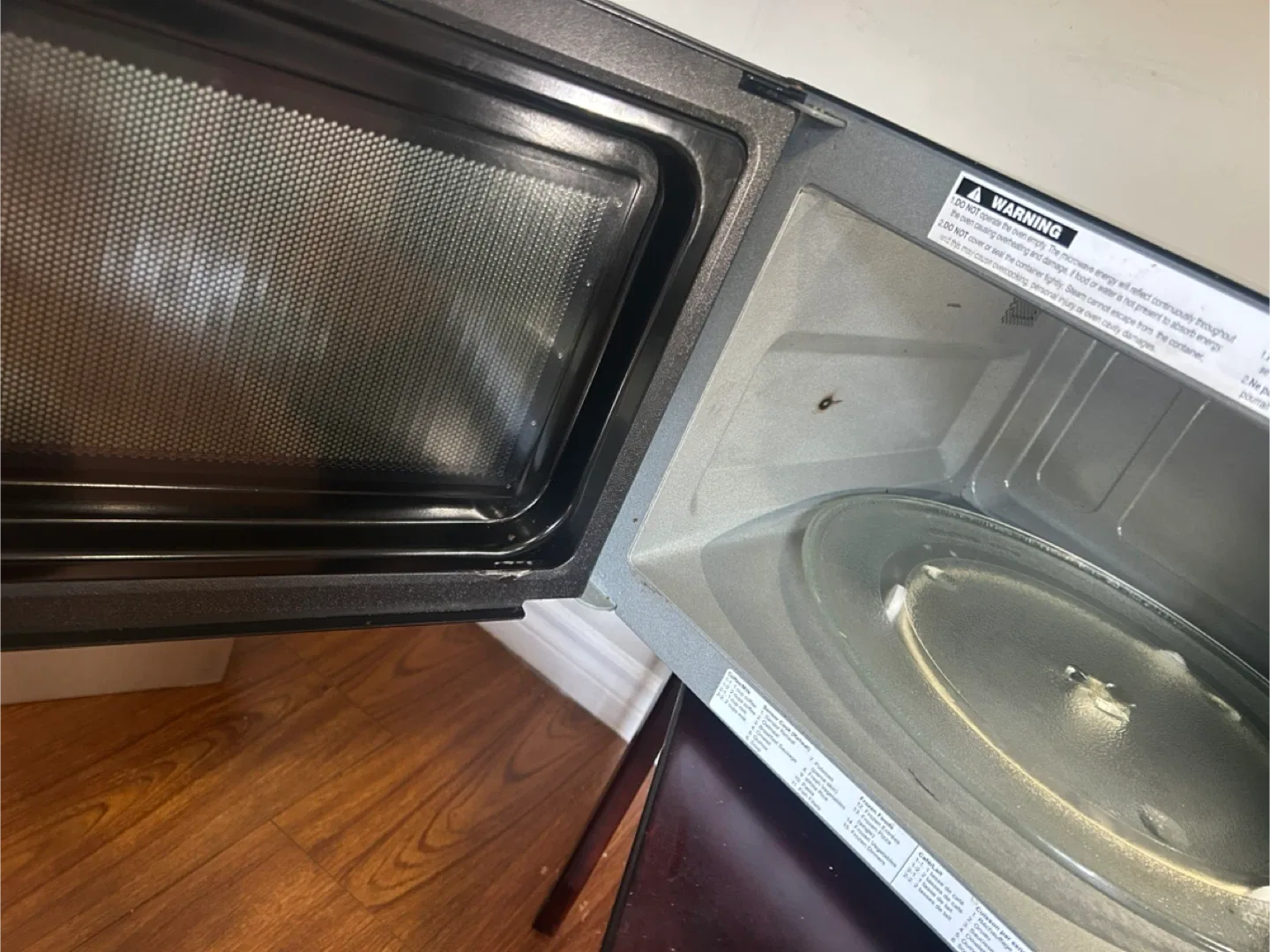 Panasonic 1200W Genius Microwave – Excellent Working Condition image indicator(5)