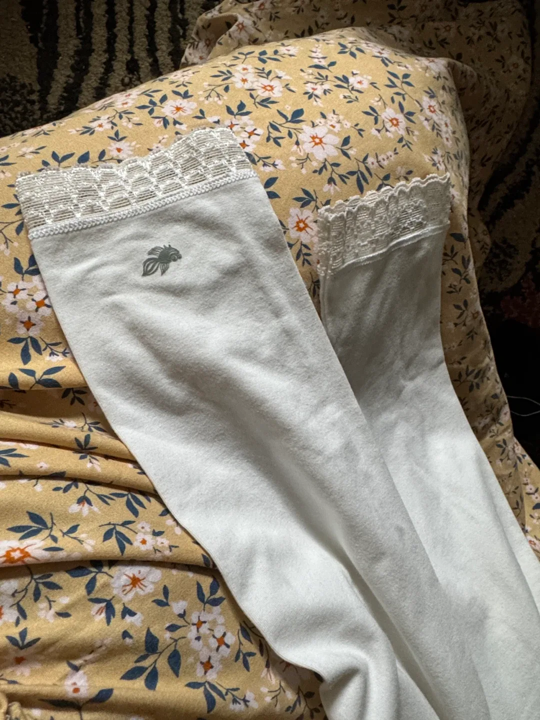 Lucky & Me White Leggings Size 9/10 image indicator(3)