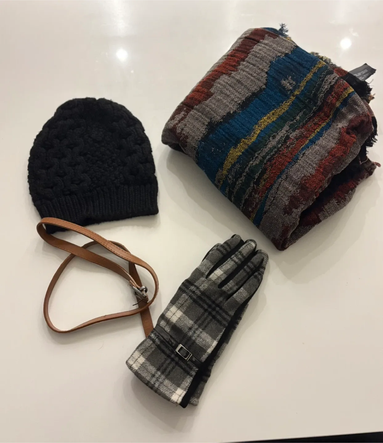 Assorted Women's Clothing & Accessories image indicator(3)