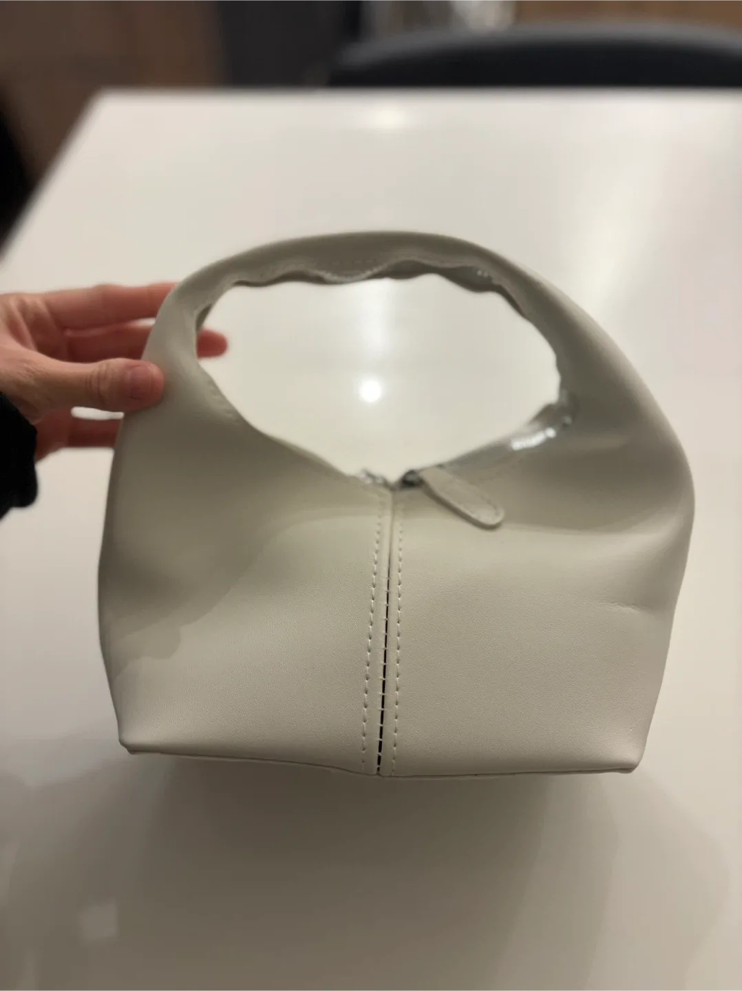 Assorted Women's Clothing & Accessories image indicator(2)