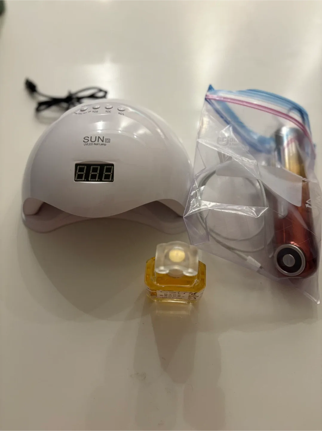 Assorted Women's Clothing & Accessories image indicator(8)