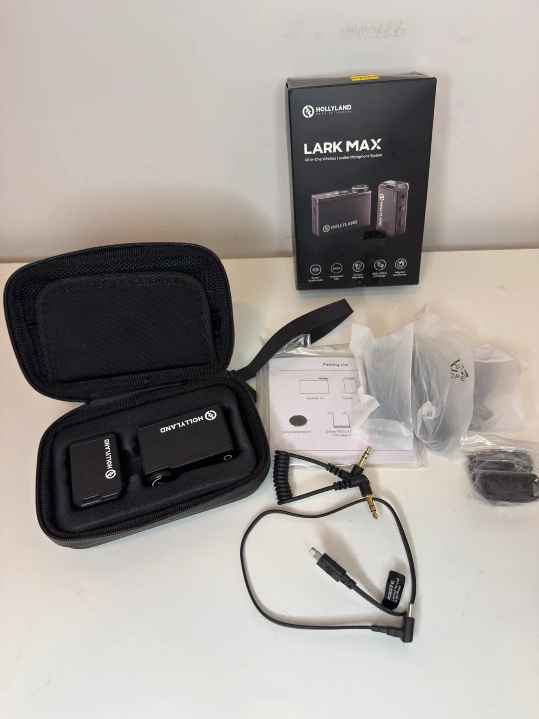 Hollyland Lark Max Wireless Lavalier Microphone image indicator(2)