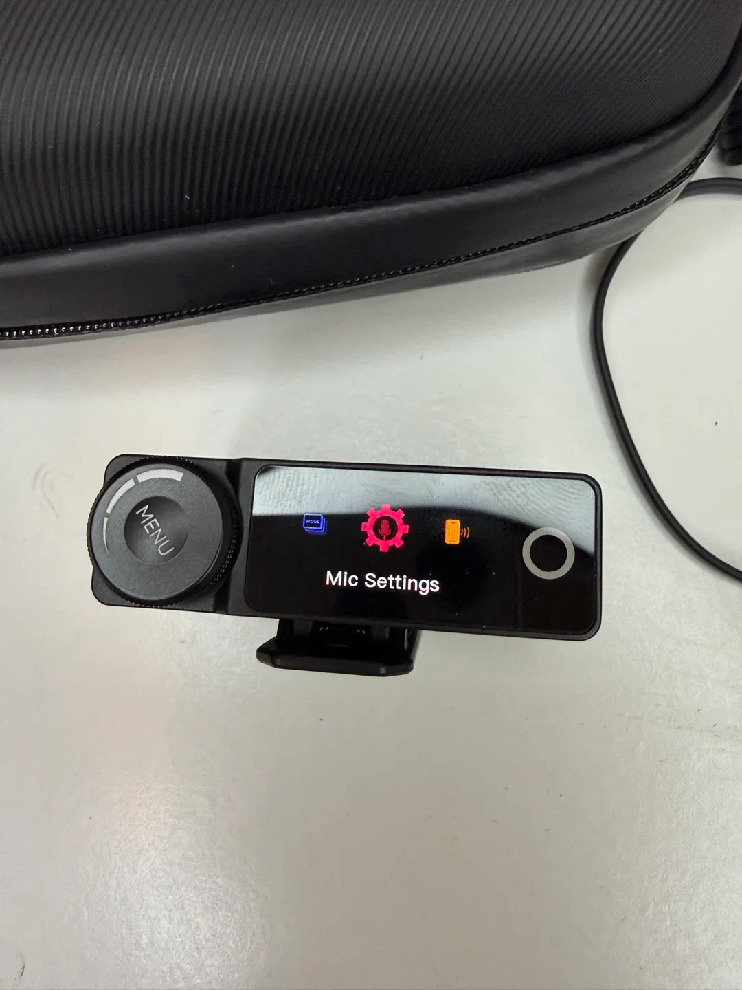 Hollyland Lark Max Wireless Lavalier Microphone image indicator(5)