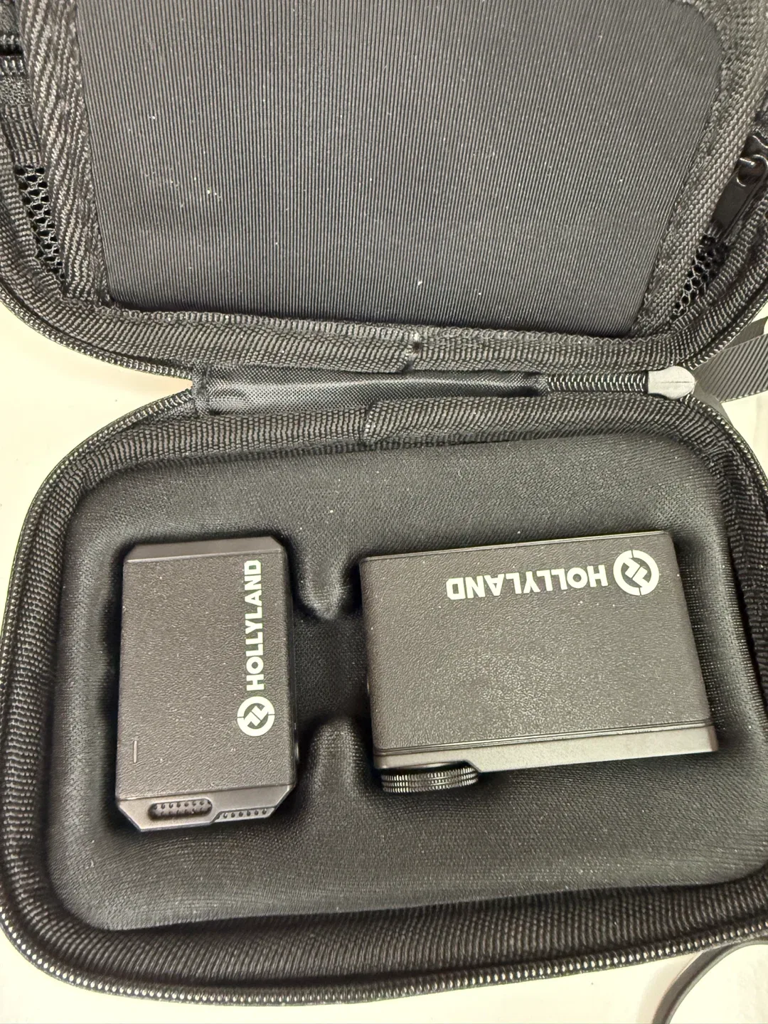 Hollyland Lark Max Wireless Lavalier Microphone image indicator(4)