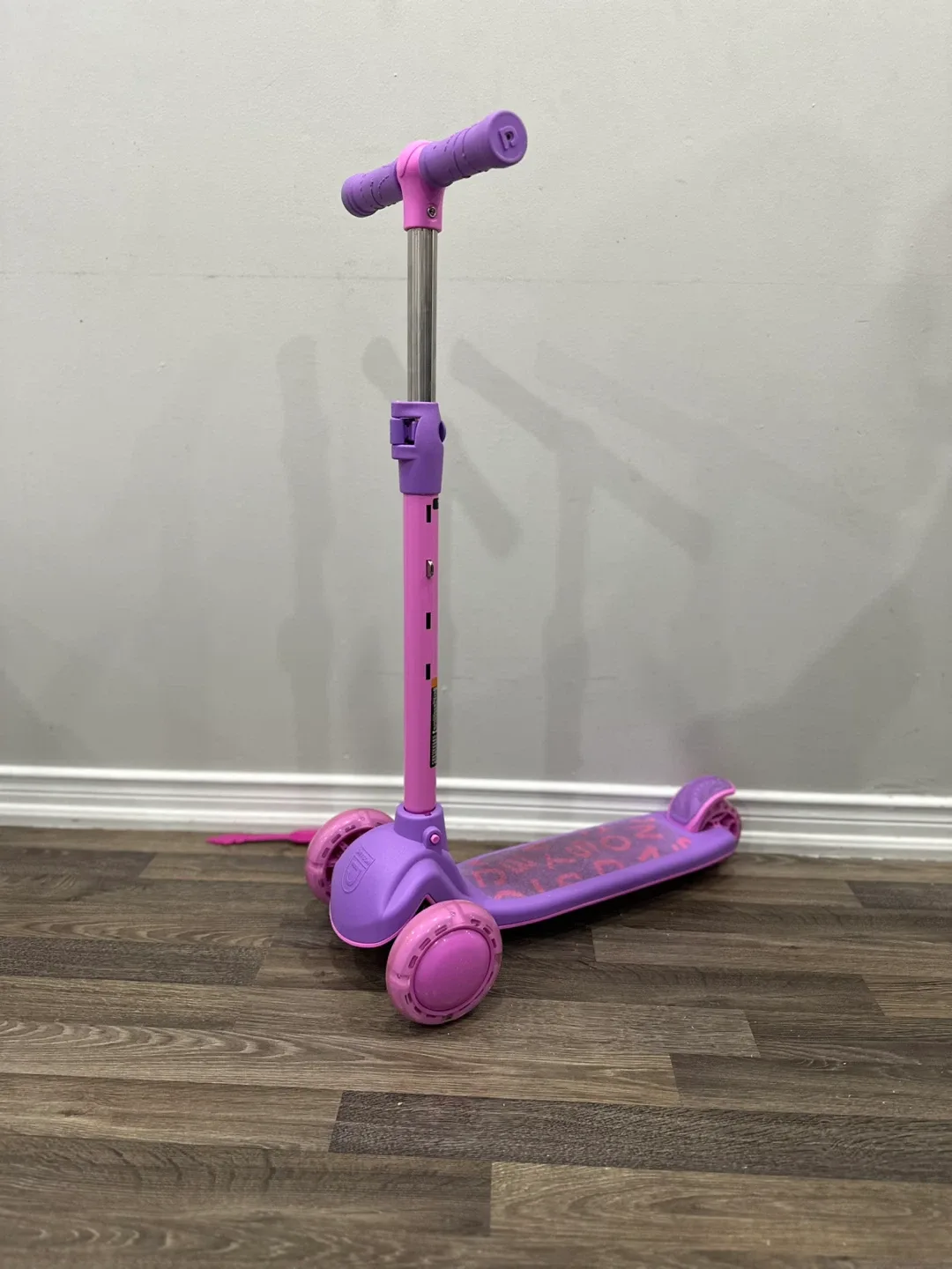 Jetson Gem 3-Wheel Kids Scooter image indicator(3)