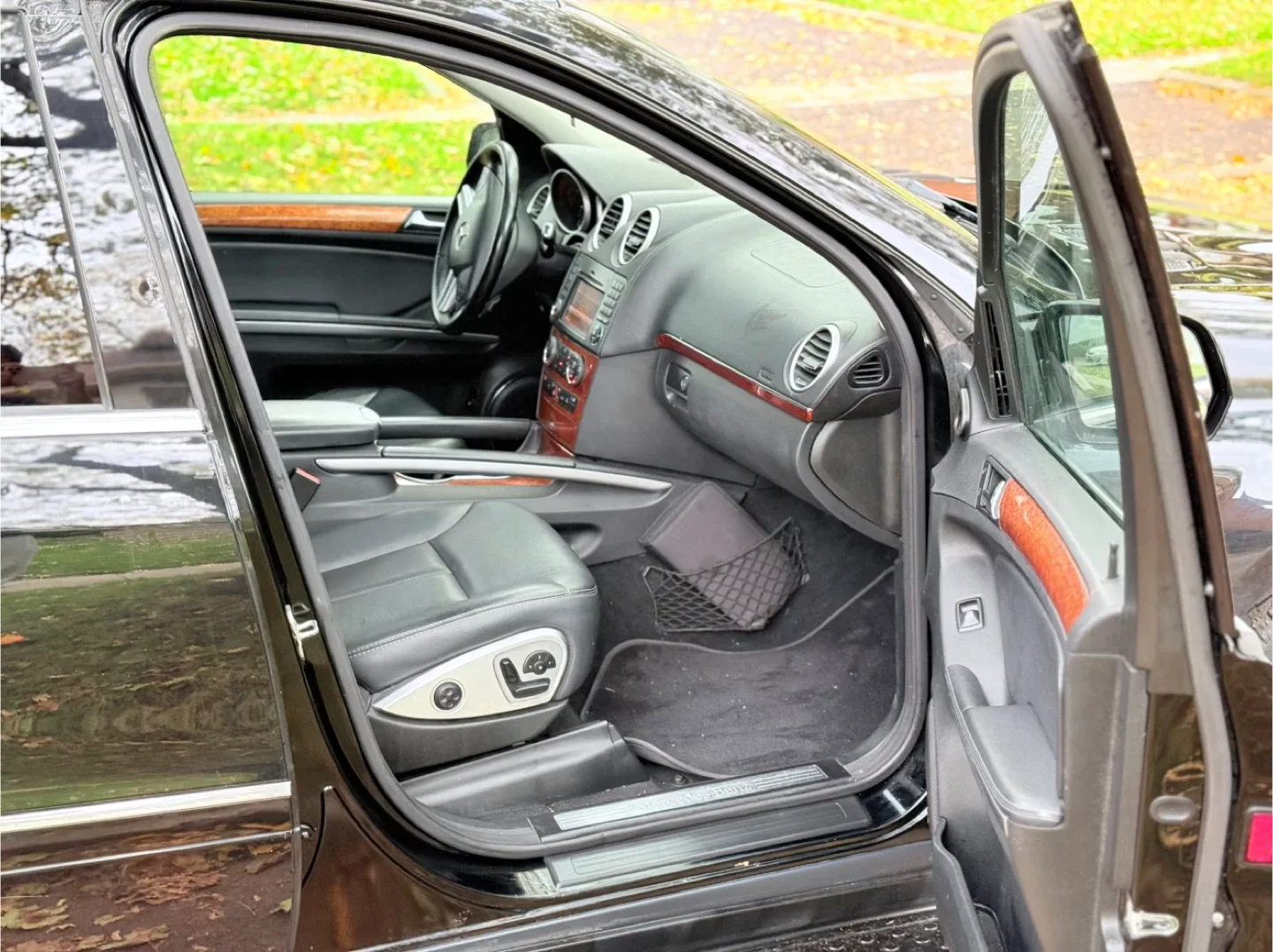 Mercedes-Benz GL 450, Black SUV image indicator(6)