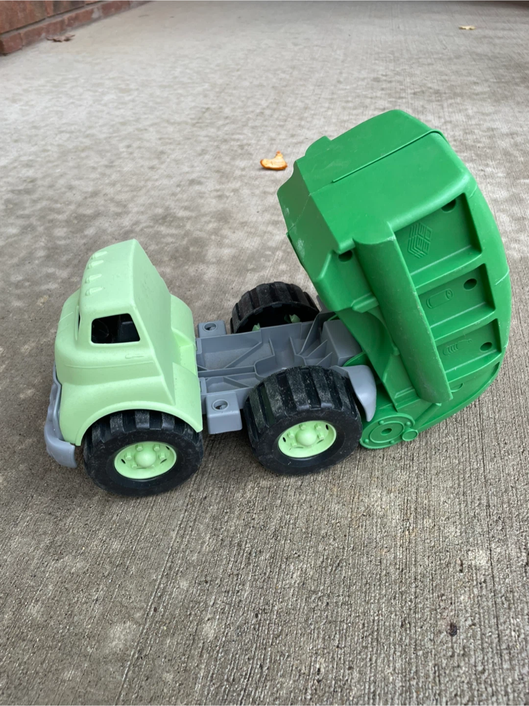 Green Toys Green Recycling Truck - photo 2