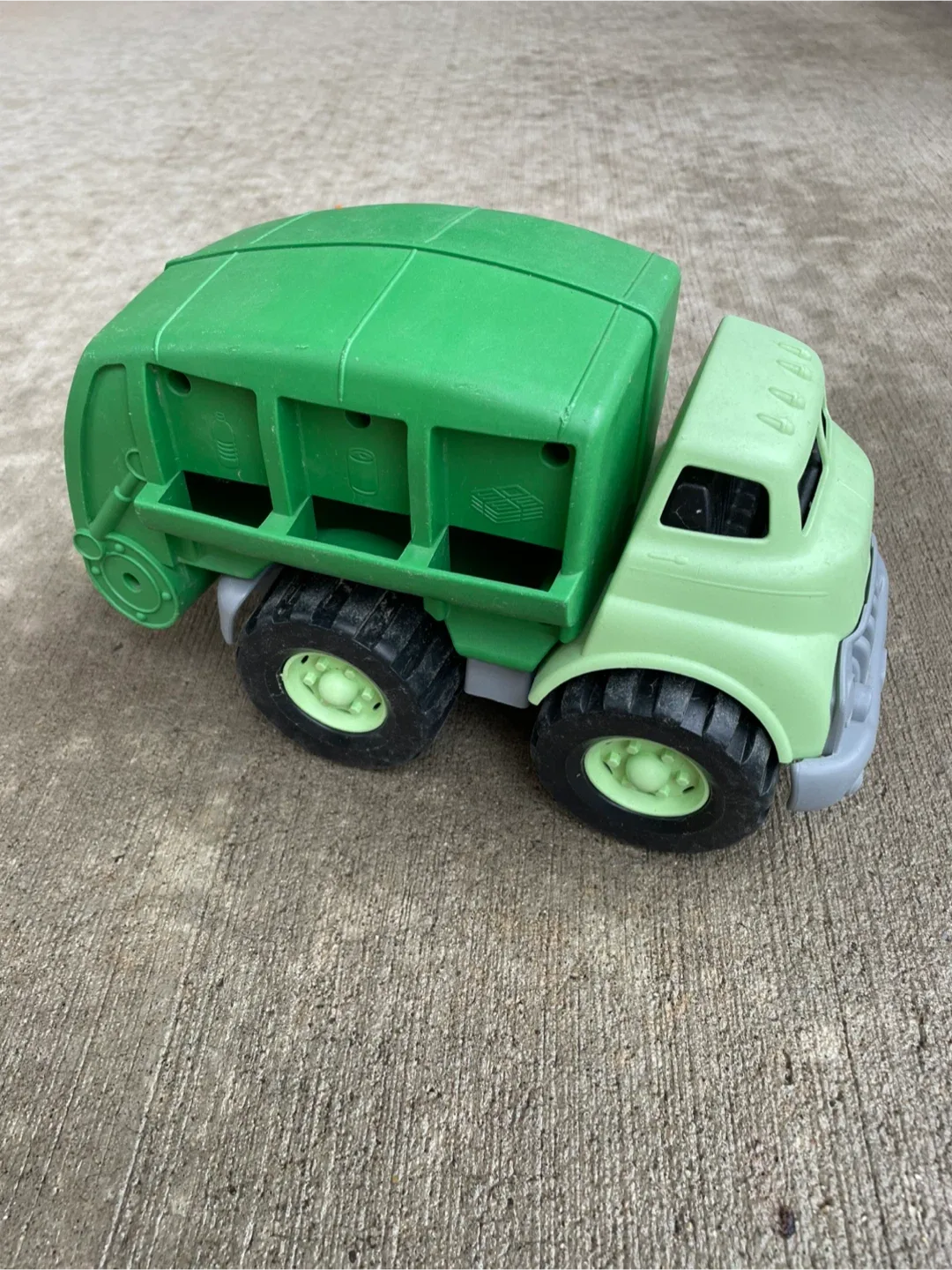 Green Toys Green Recycling Truck thumbnail
