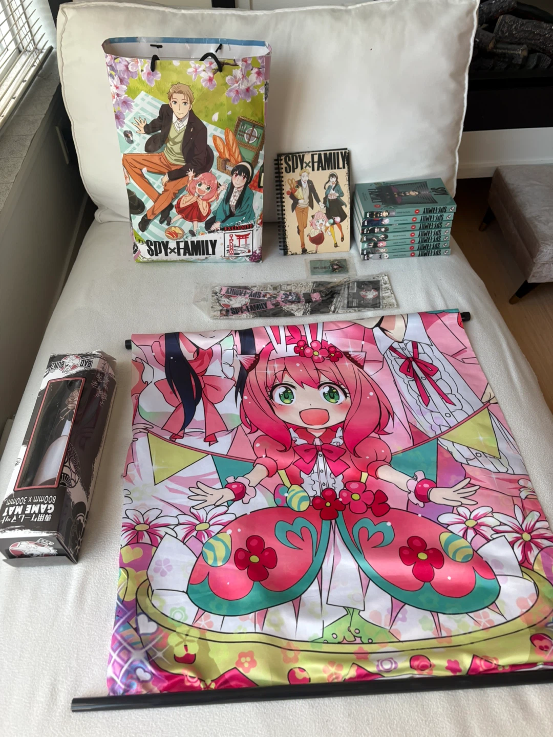 Spy x Family Manga Set + Merchandise - photo 5
