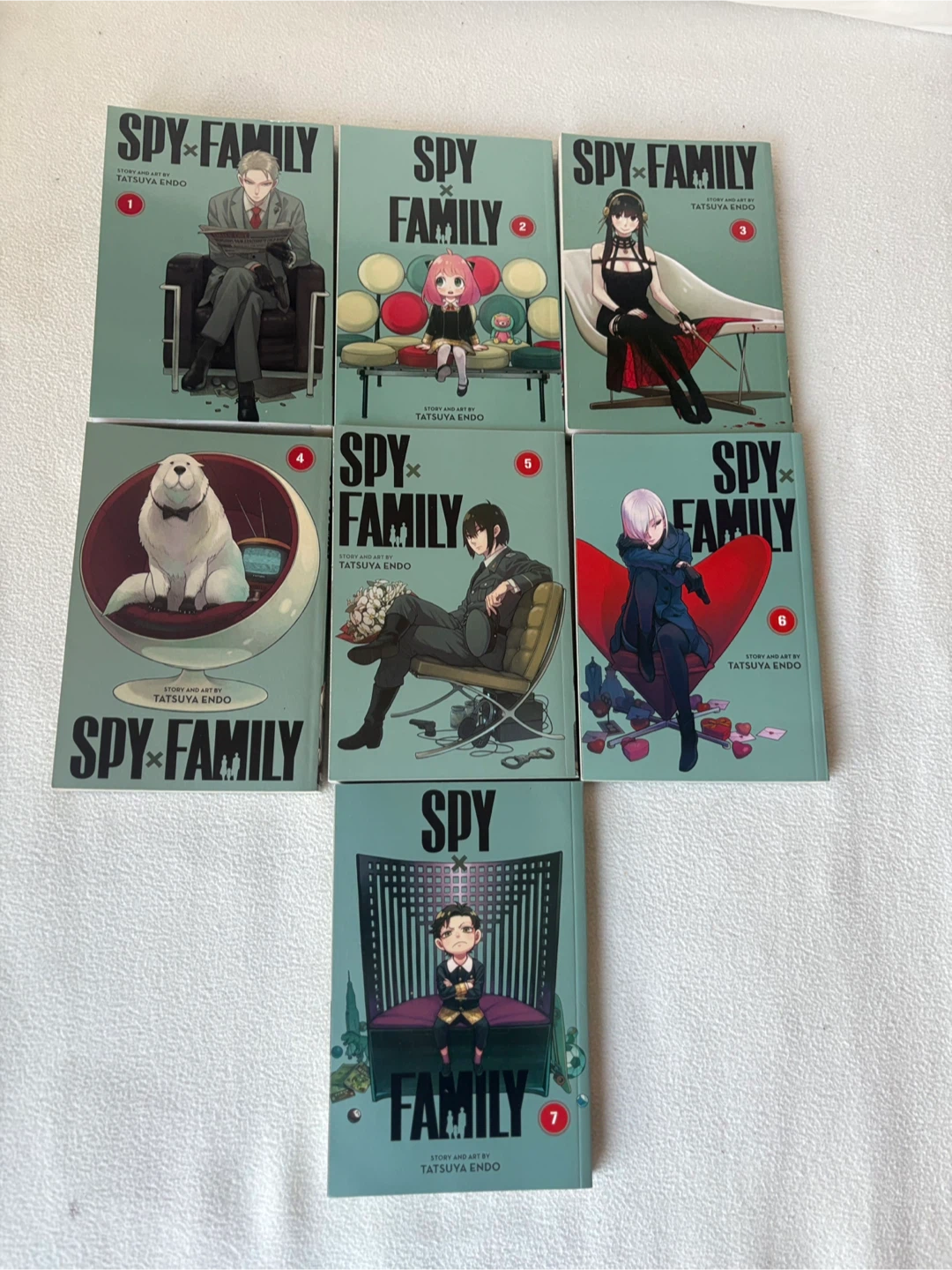 Spy x Family Manga Set + Merchandise - photo 4