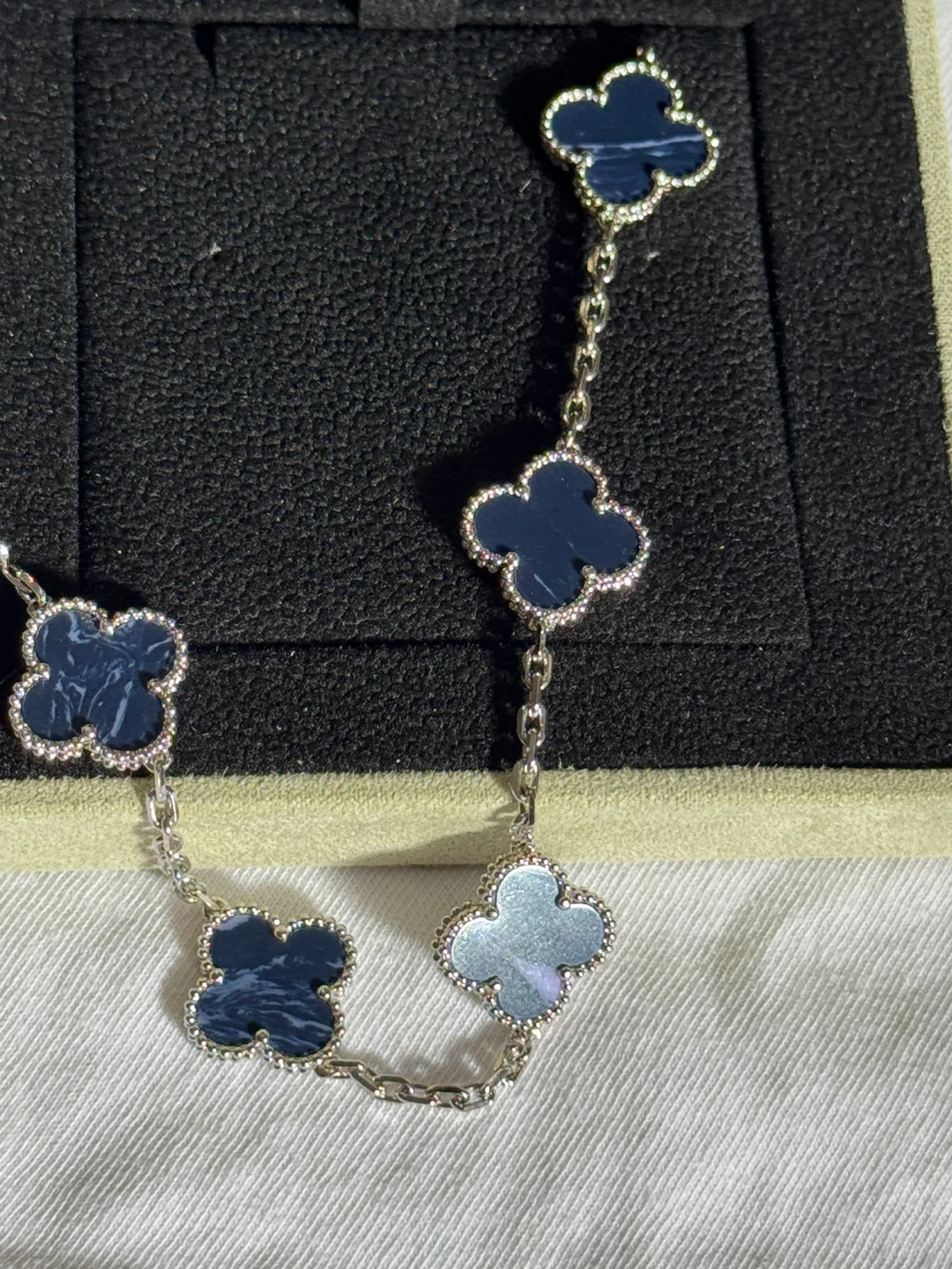 Van Cleef & Arpels Alhambra Bracelet - photo 3