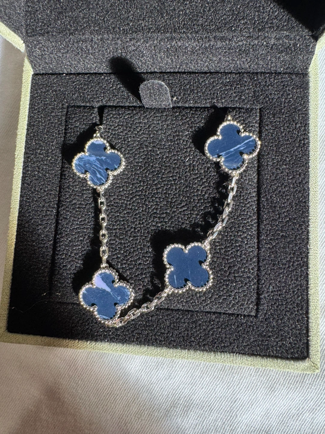 Van Cleef & Arpels Alhambra Bracelet - photo 2