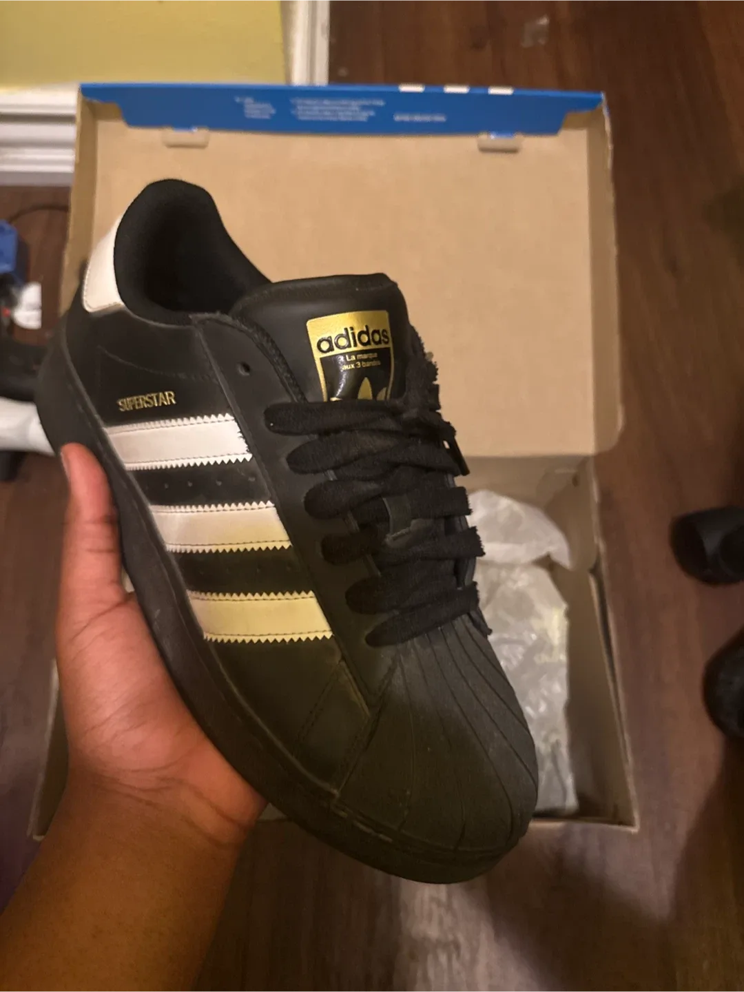 Adidas Superstar XLG image indicator(2)