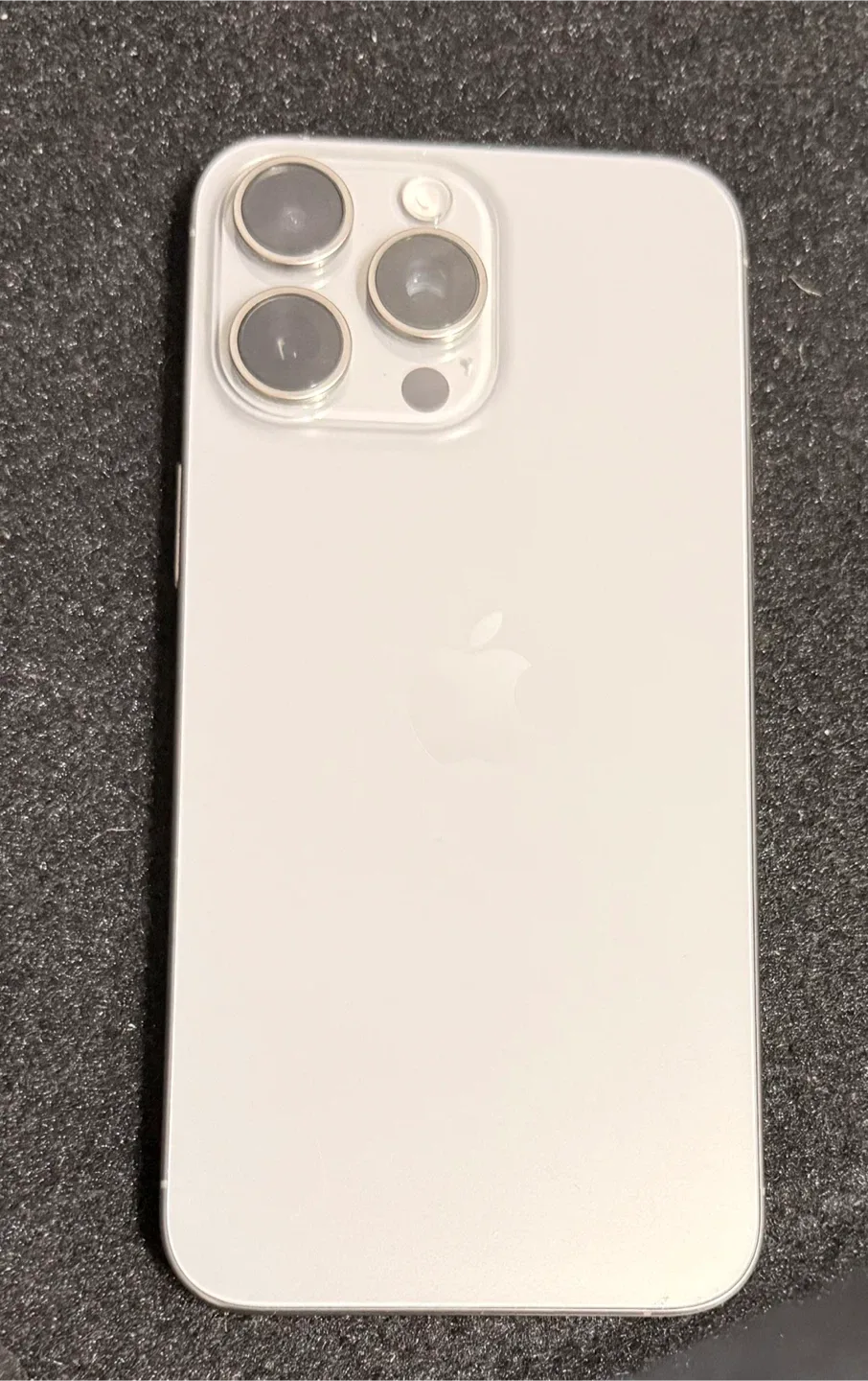 Apple iPhone 15 Pro Max Silver image indicator(2)