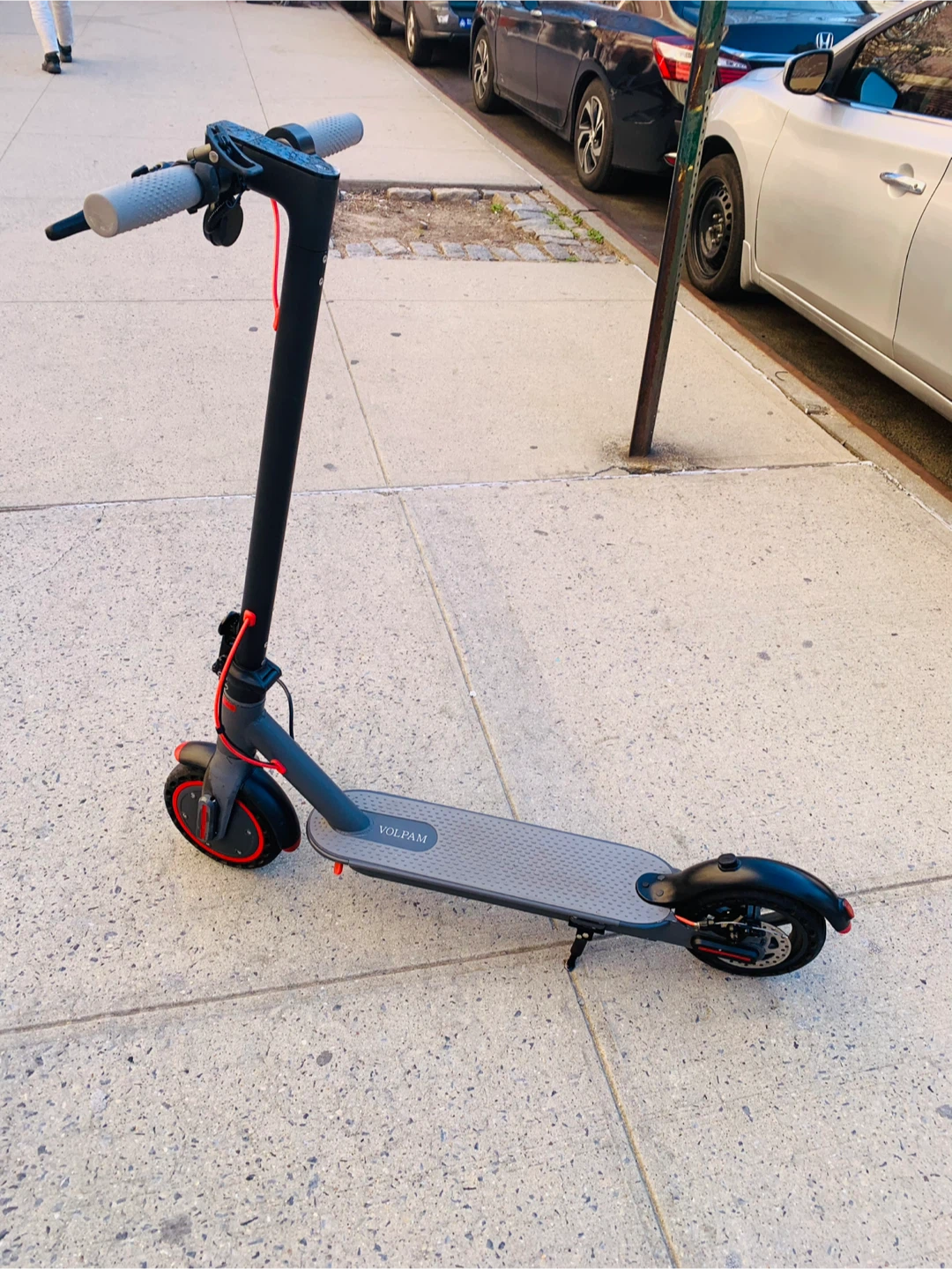 Volpam Electric Scooter brand New condition run fast 30mph - photo 3