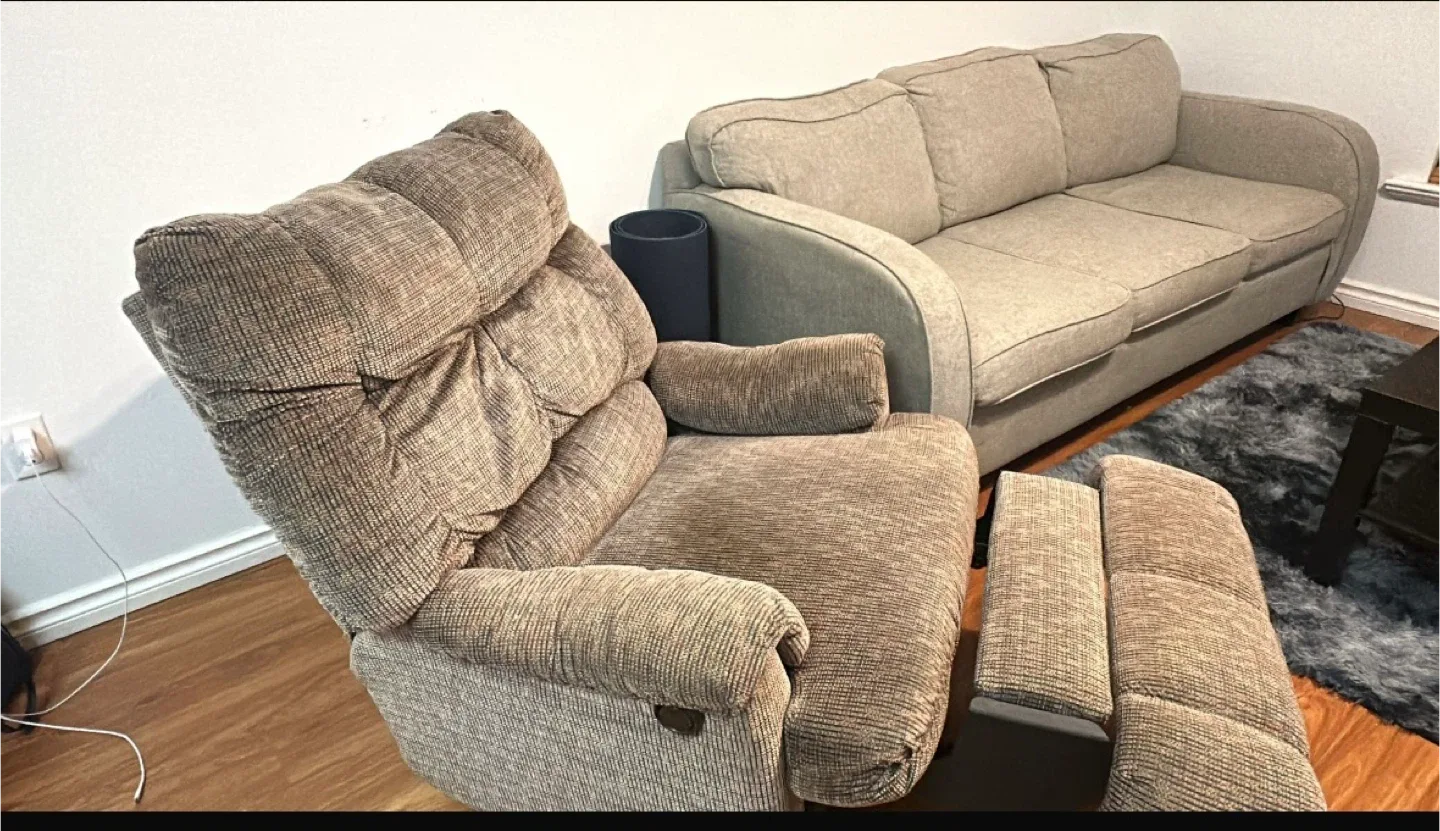 Used Sofa and Recliner Set thumbnail