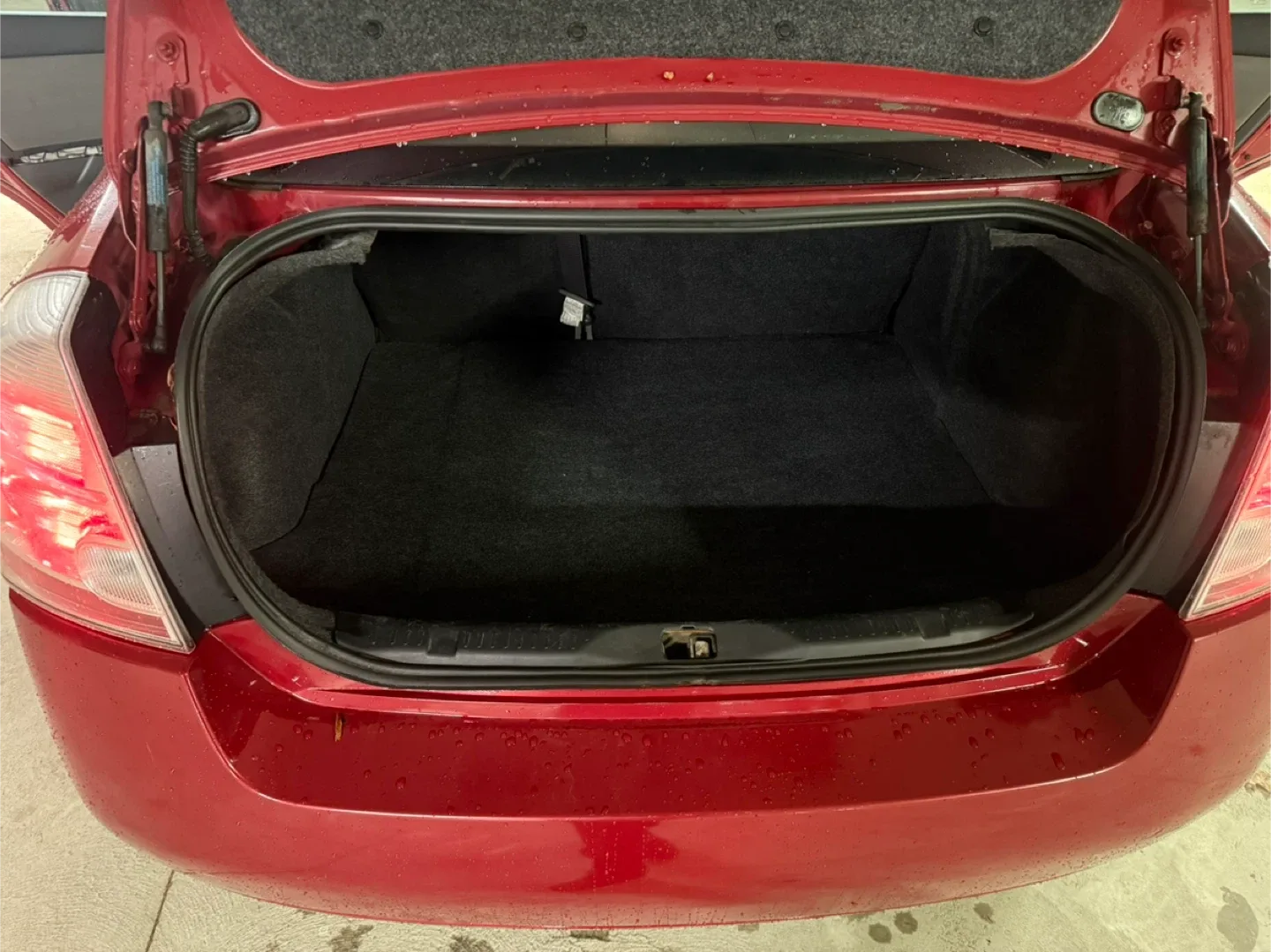 Red 2012 Nissan Sentra Sedan image indicator(9)