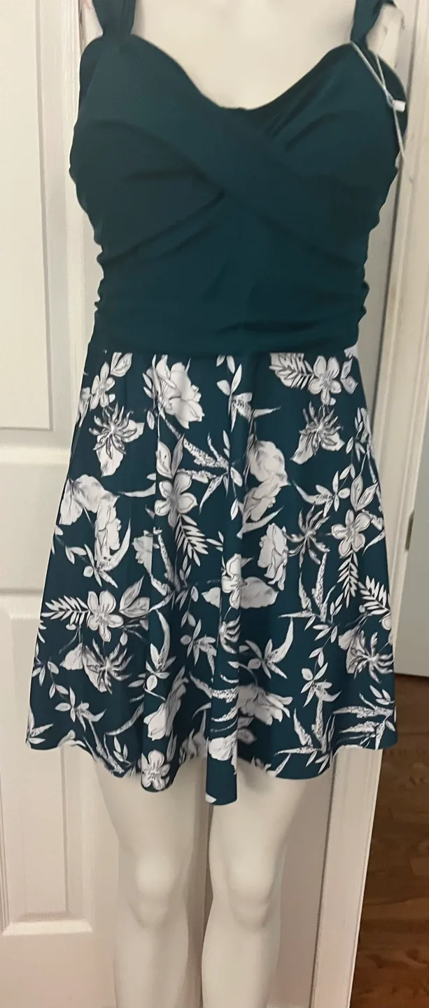 Summer Mae 18W Green Floral Swim Dress and shorts image indicator(3)